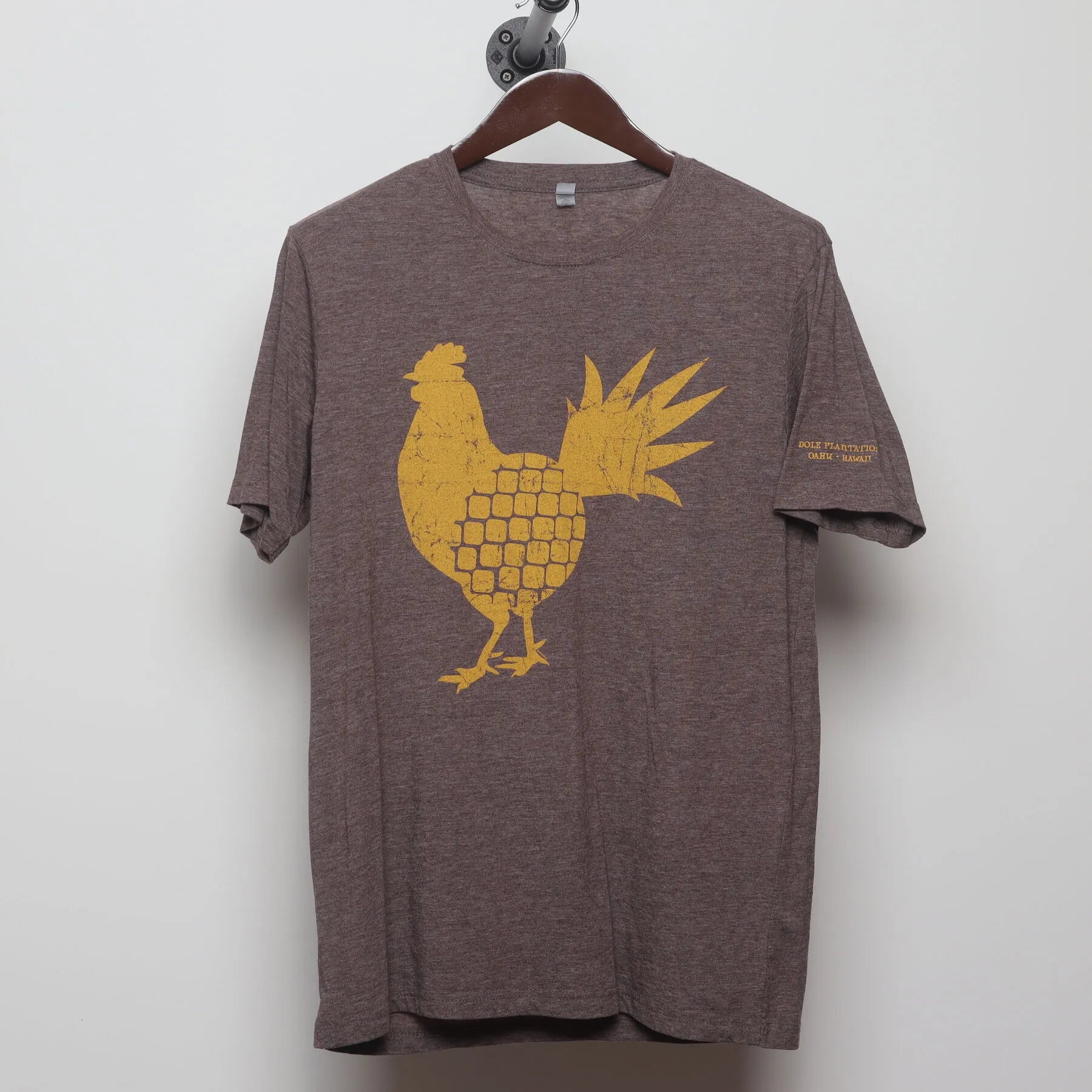 Front view of Vintage Y2K Dole Plantation "Pineapple Rooster" T-Shirt - M