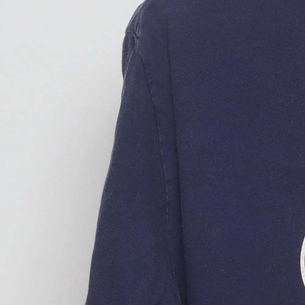 Close-up of the sleeve on the Modern Nike Penn State "Nittany Lions Logo" T-Shirt - XL