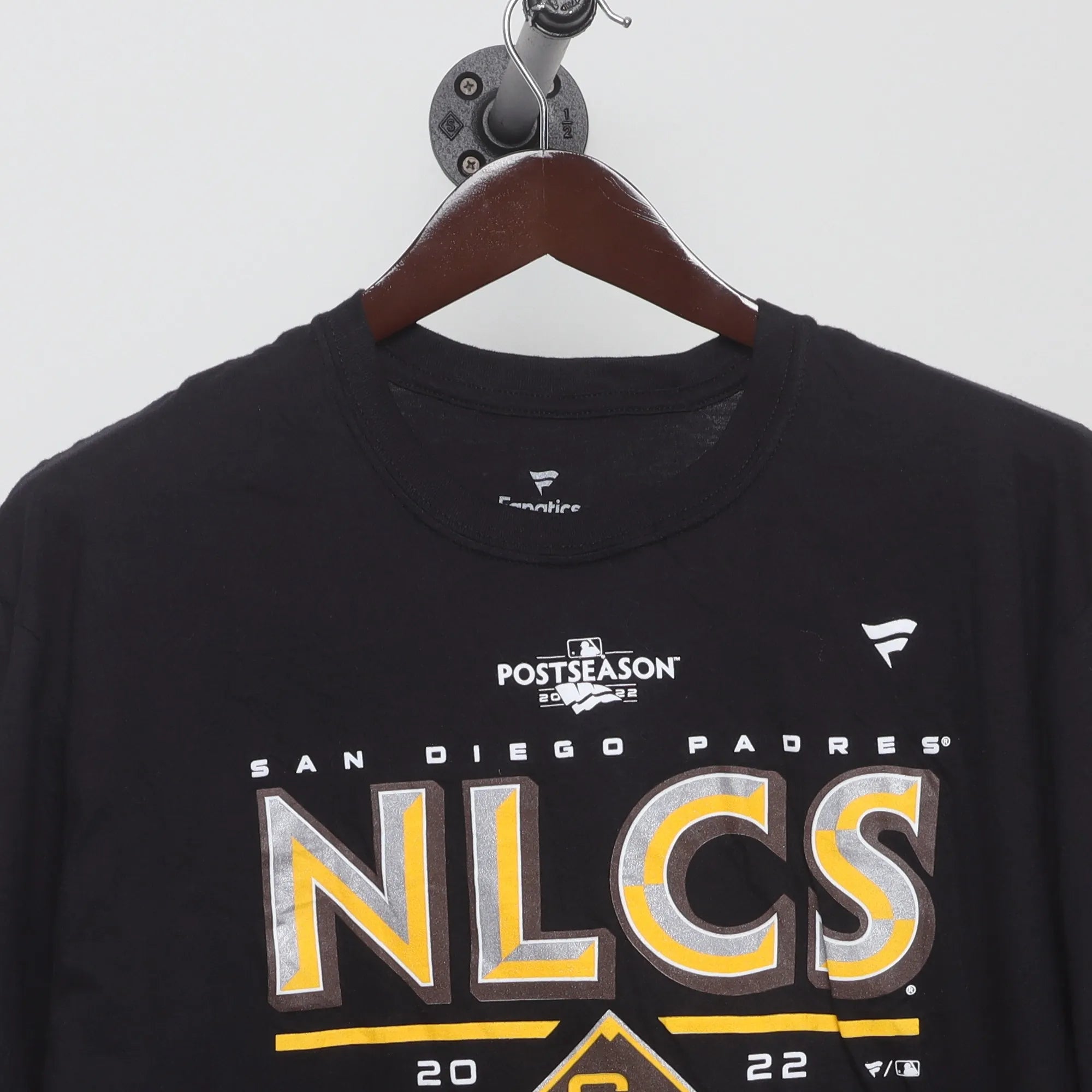 Close-up of the collar and tag on the Modern San Diego Padres 2022 NLCS Postseason T-Shirt XL