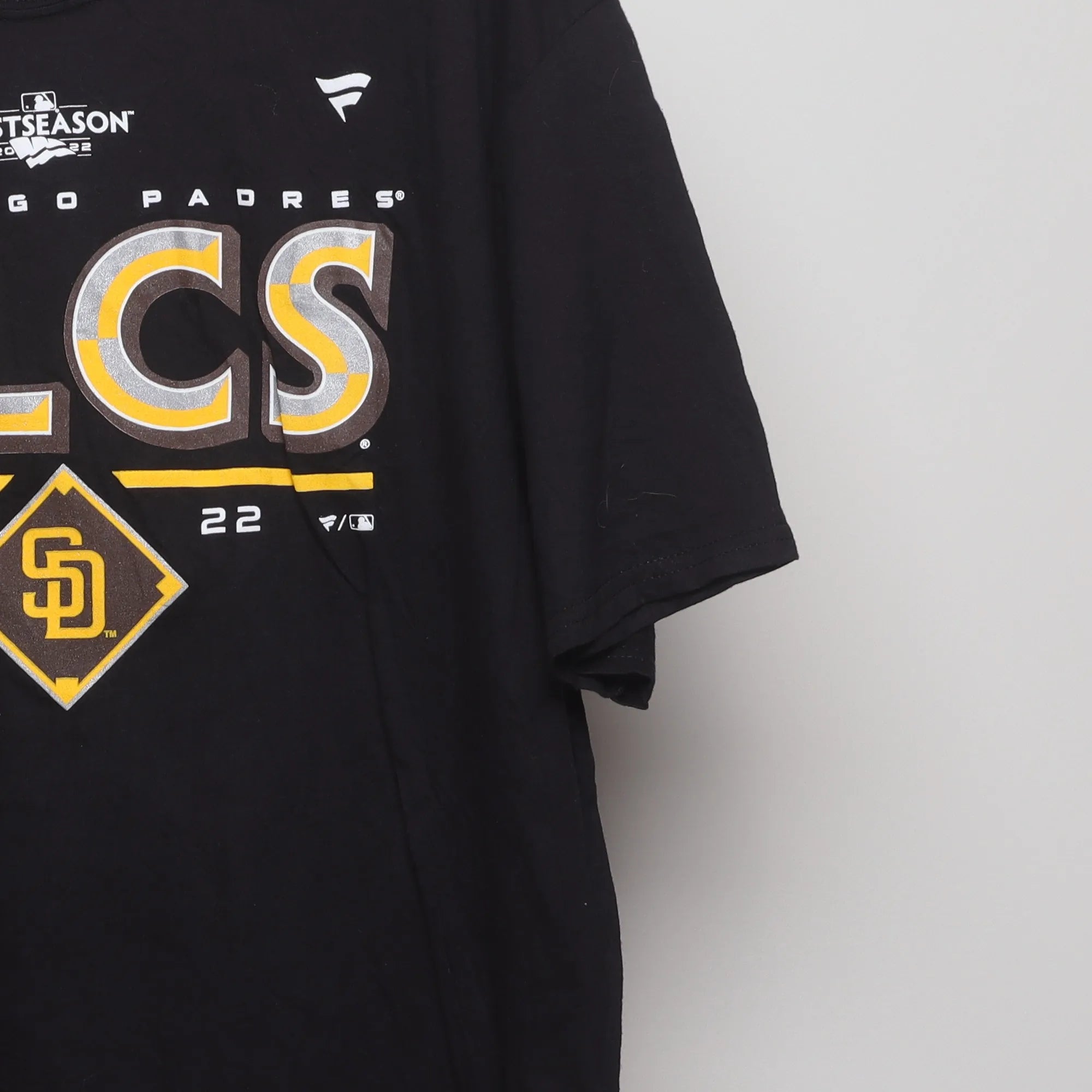 Close-up of the sleeve on the Modern San Diego Padres 2022 NLCS Postseason T-Shirt XL