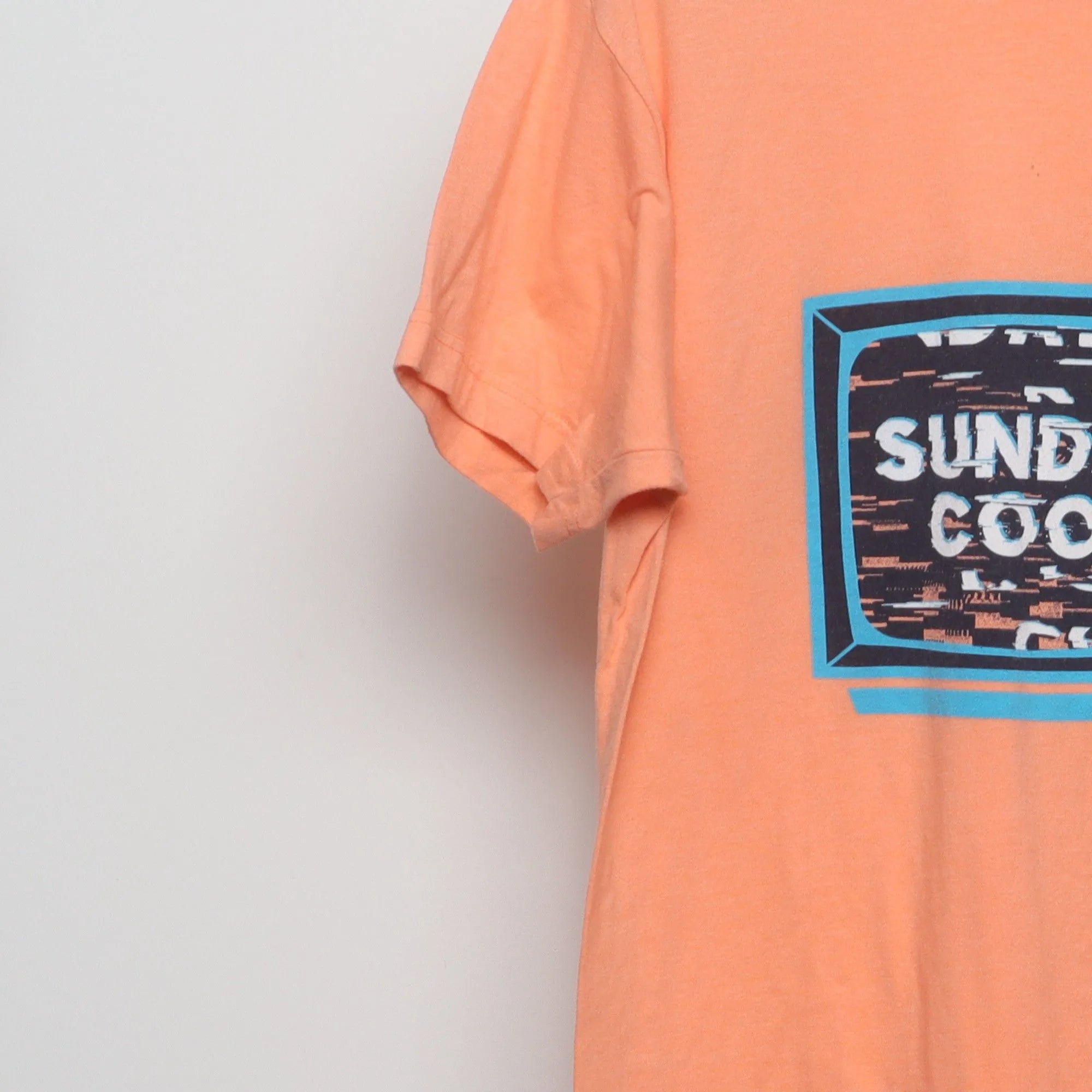 Close-up of the sleeve on the Modern Sunday Cool Retro TV Florida T-Shirt M
