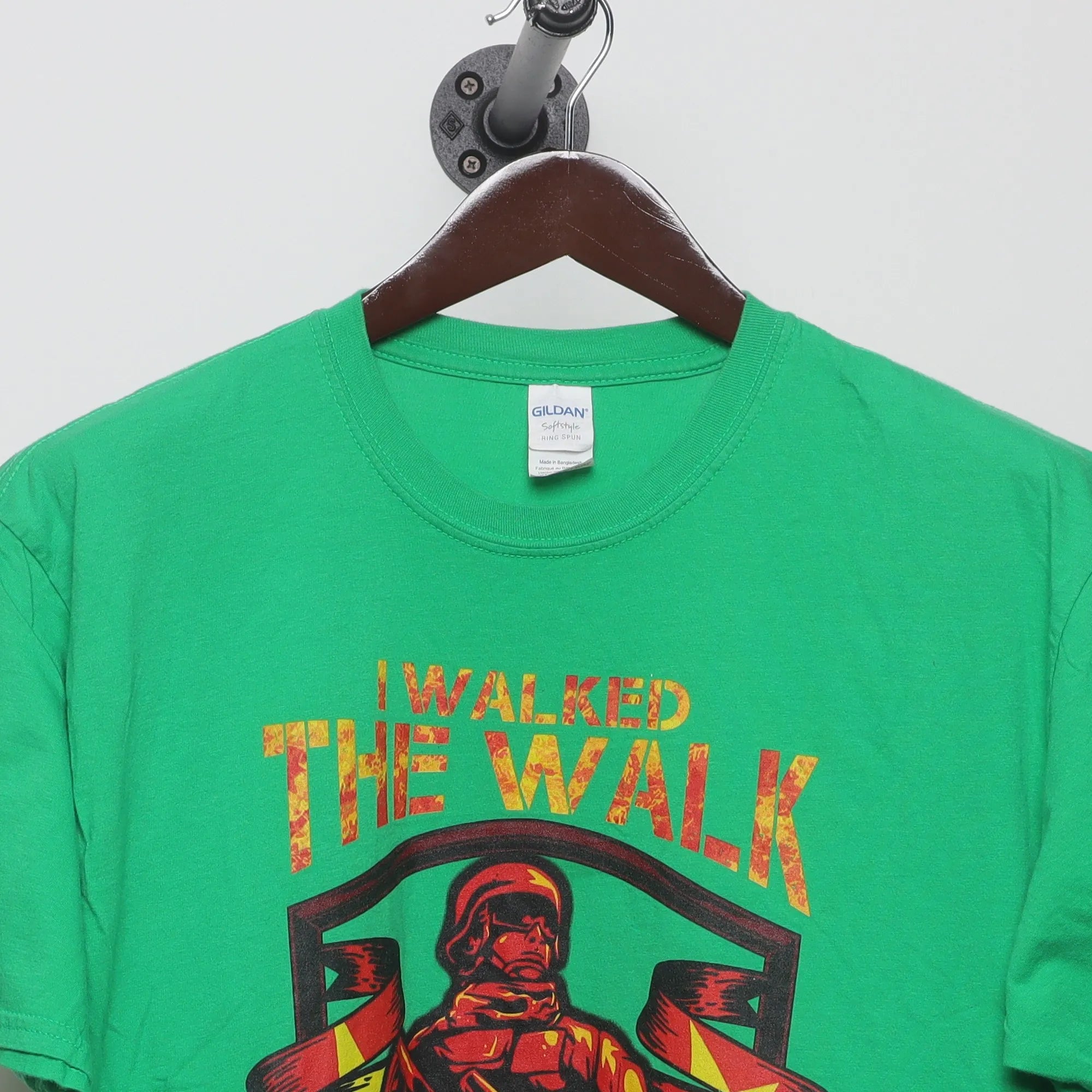 Close-up of the collar and tag on the Modern Vietnam Veteran Military Tribute T-Shirt XL