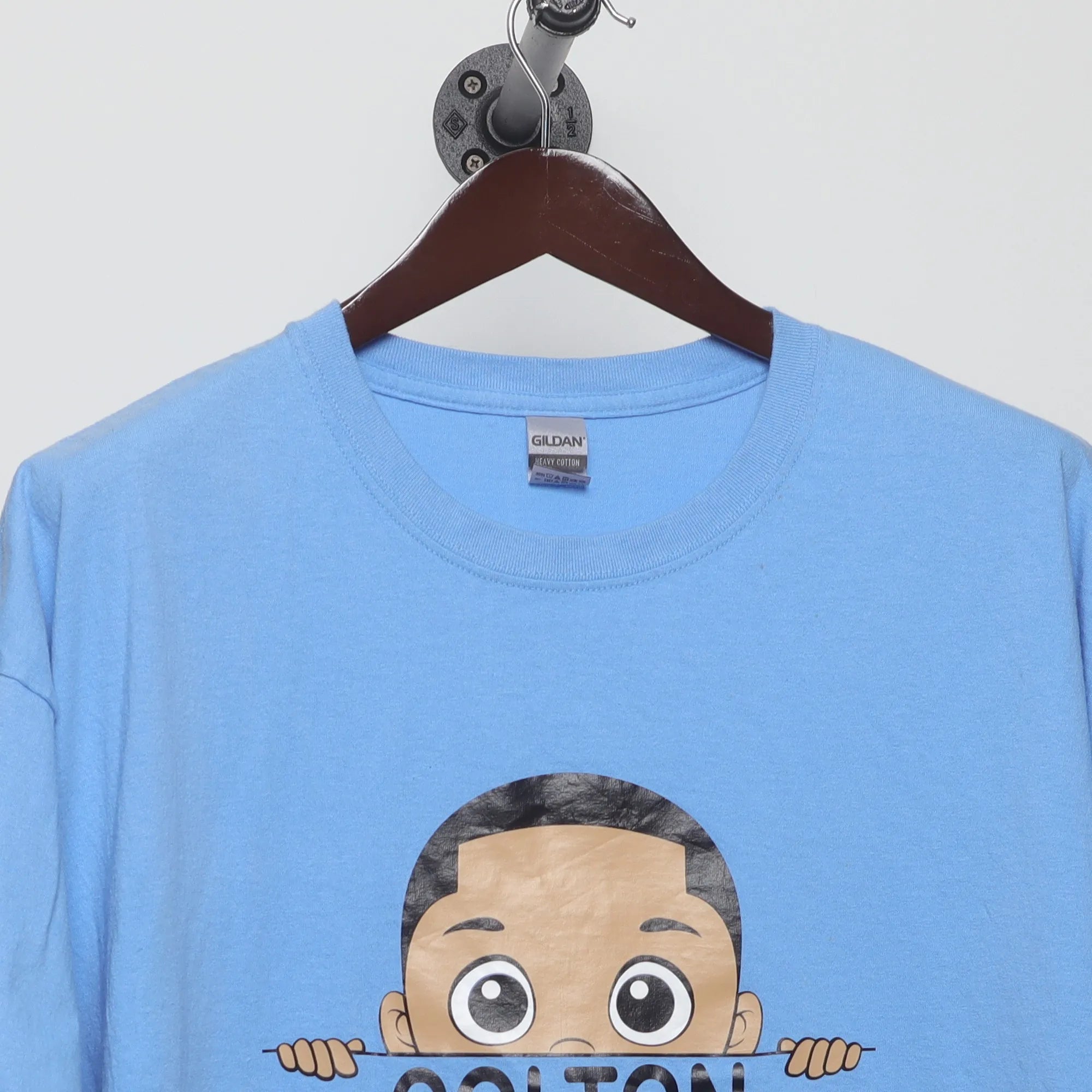 Close-up of the collar and tag on the Modern Y2K Style Colton Cartoon Graphic T-Shirt XL