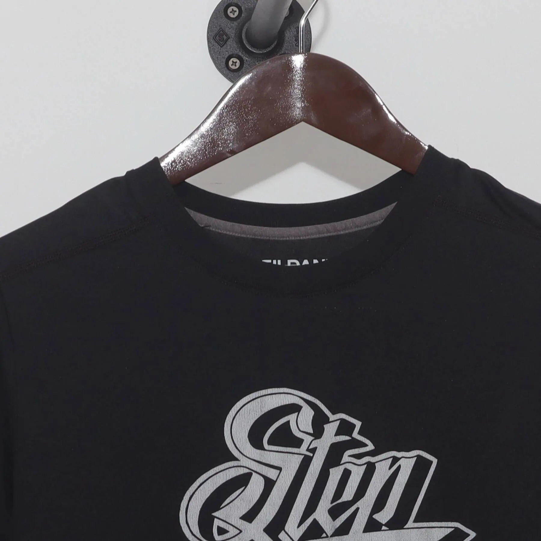 Close-up of the collar and tag on the Vintage Y2K NYC DYCD "Step It Up" T-Shirt - M