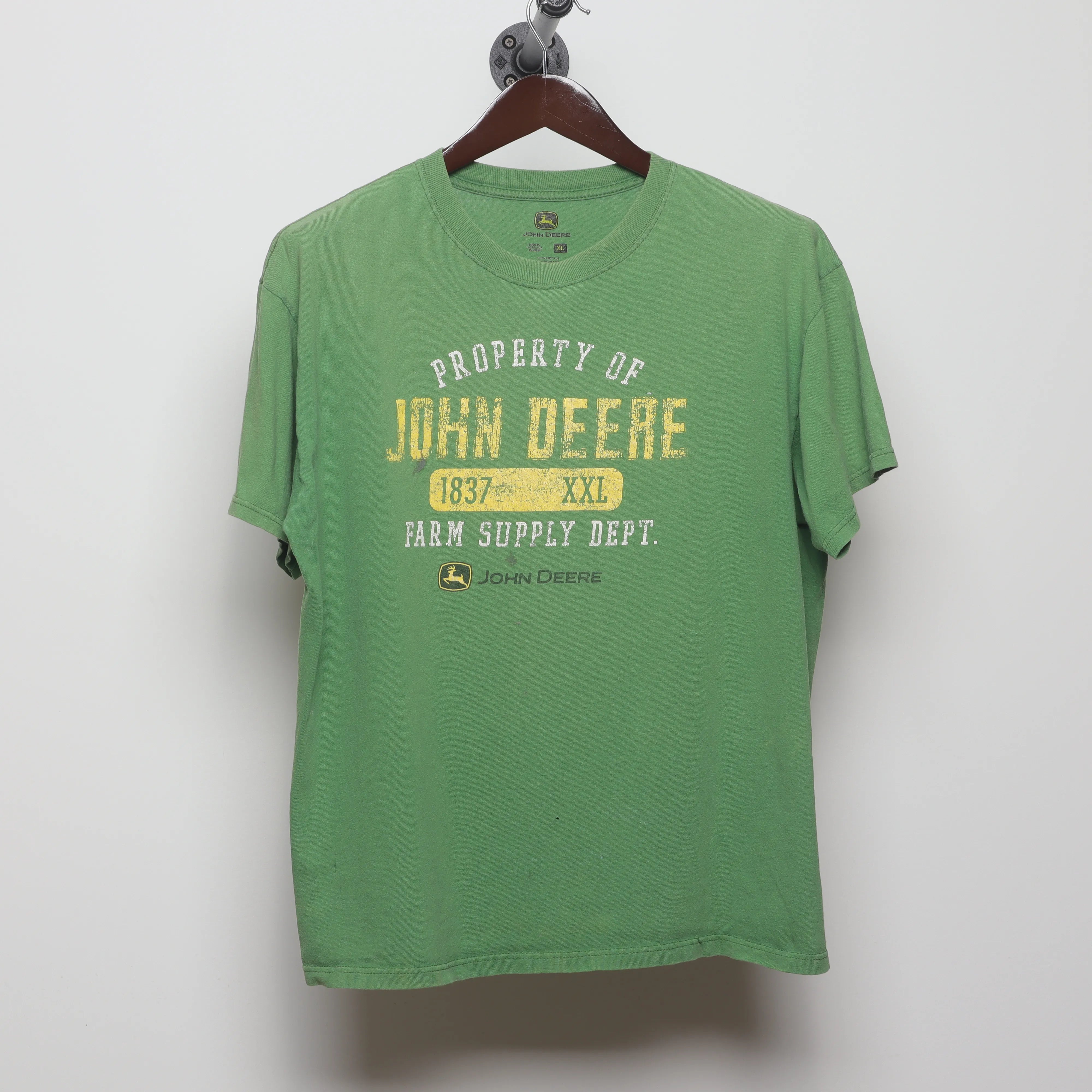 Front view of Vintage 00s John Deere Farm Supply Graphic T-Shirt L