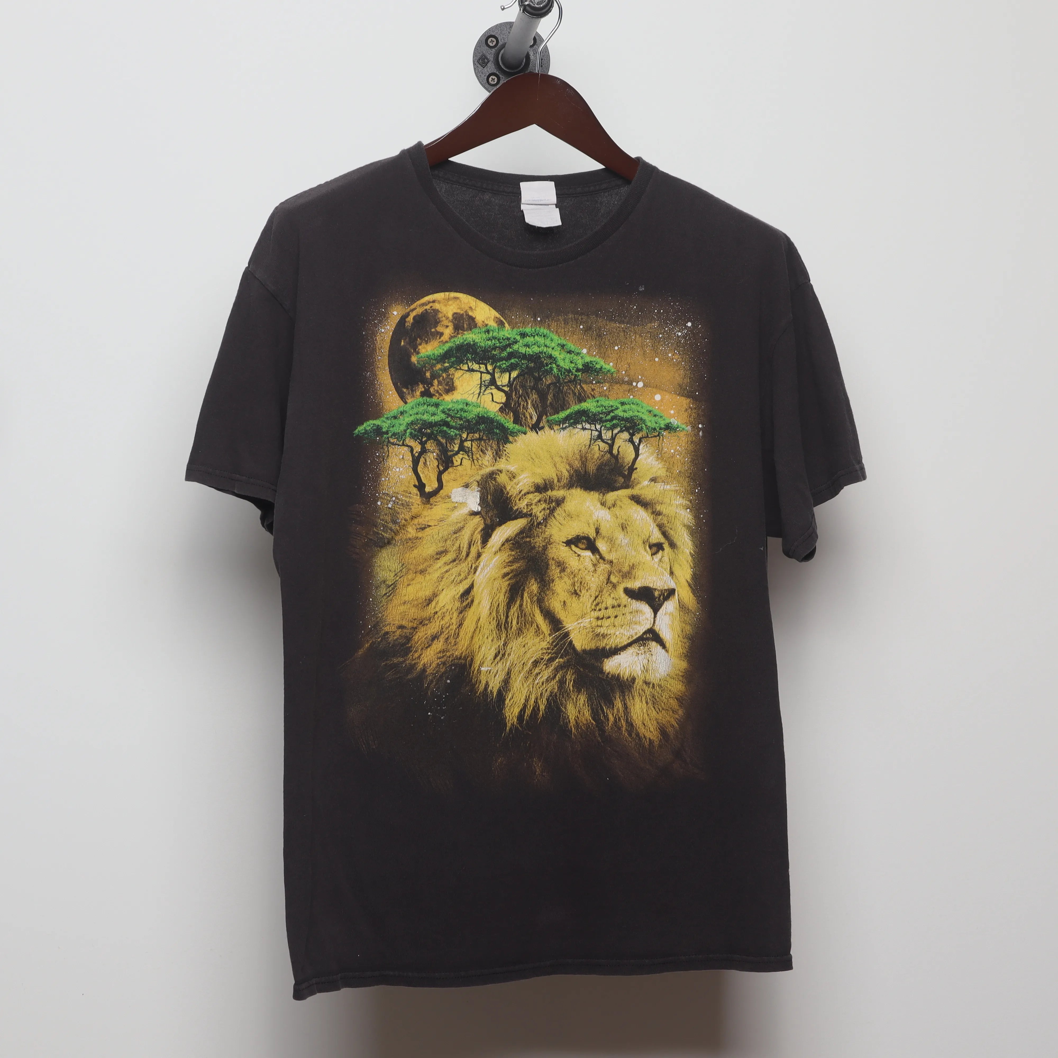 Front view of Vintage 2000s Cosmic Lion Nature Graphic T-Shirt L