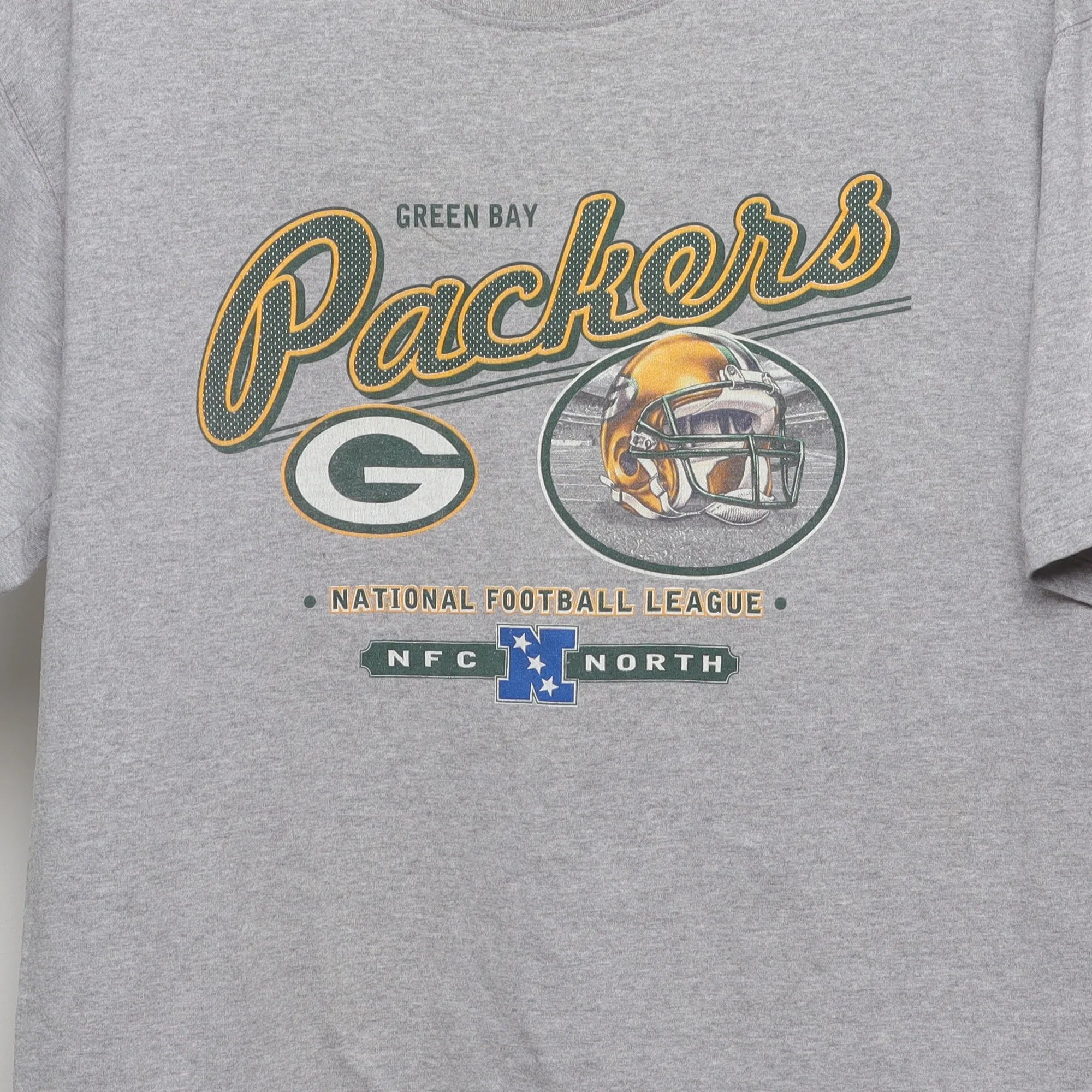 Close-up of the main graphic on the Vintage 2000s Green Bay Packers NFL Graphic Tee L