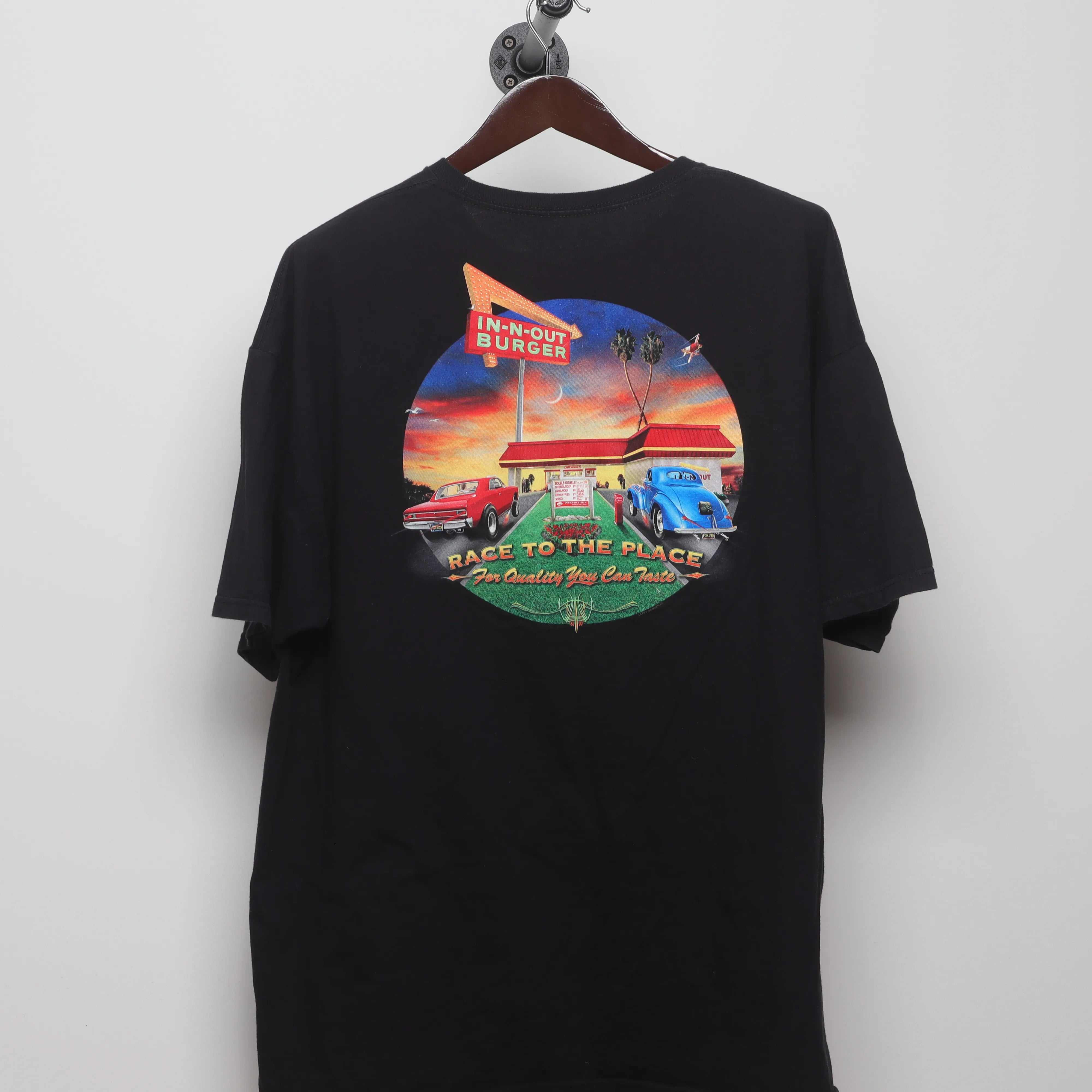Back view of Vintage 2000s In-N-Out Classic Car T-Shirt XL
