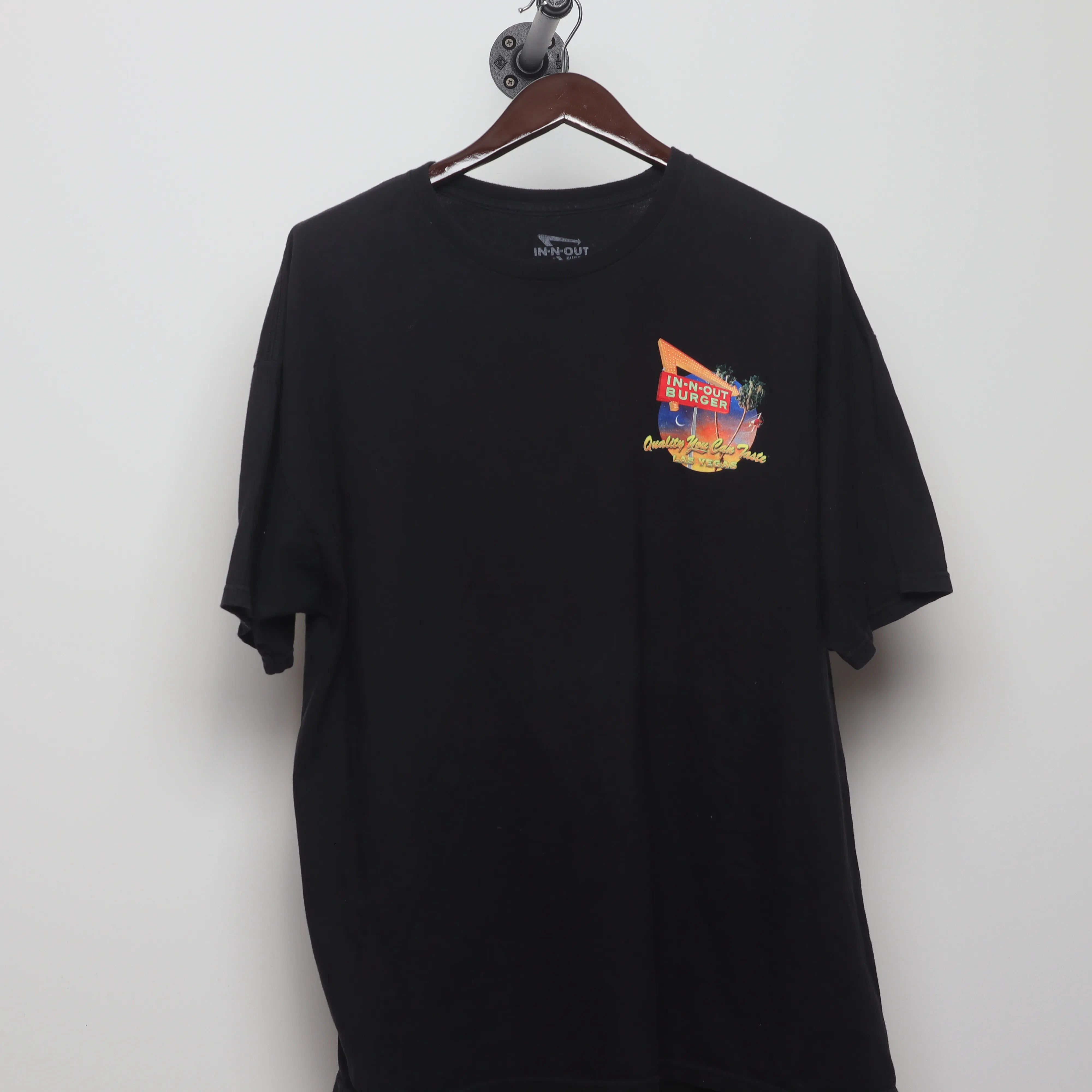 Front view of Vintage 2000s In-N-Out Classic Car T-Shirt XL