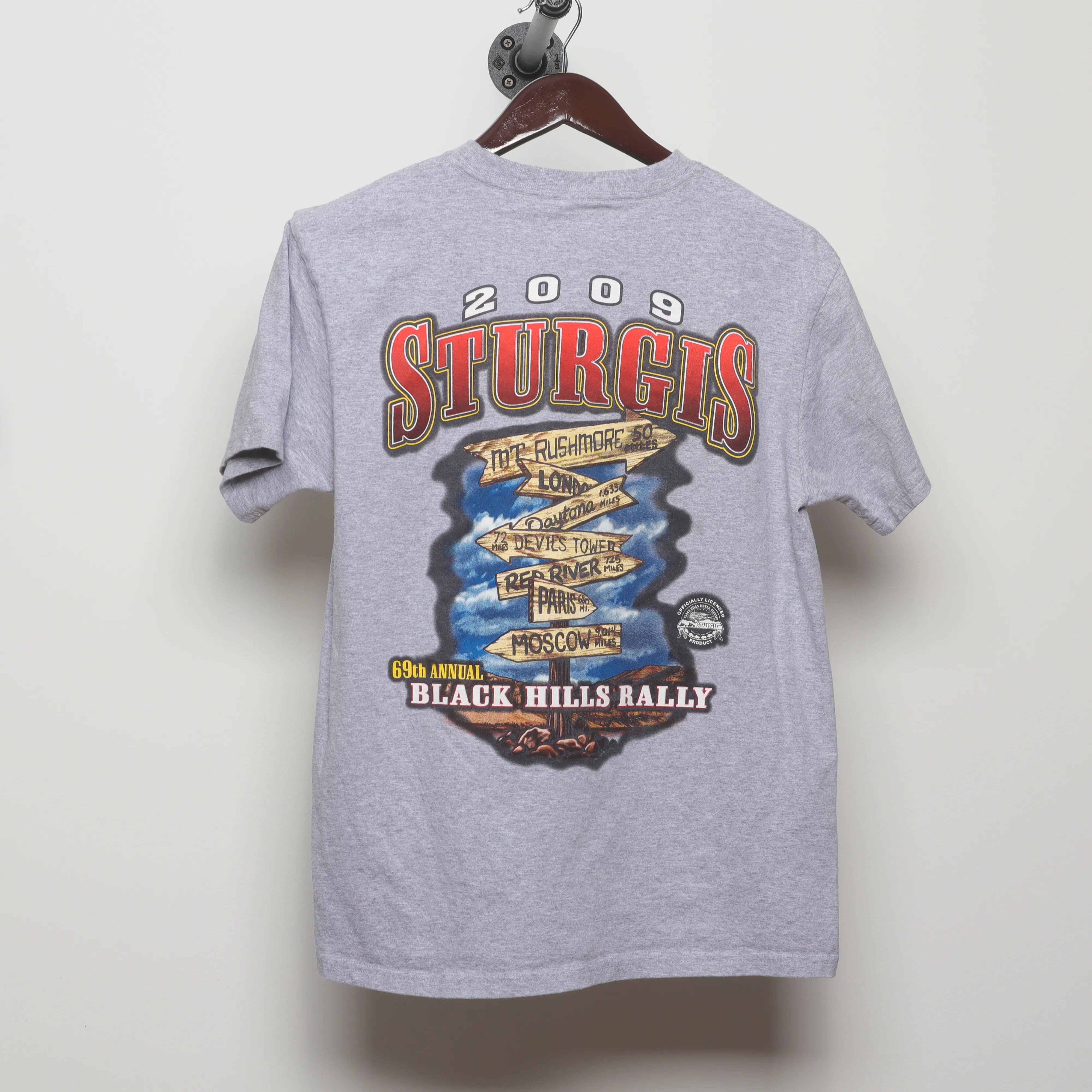 Back view of Vintage 2000s Sturgis Wolf Biker Rally T-Shirt M