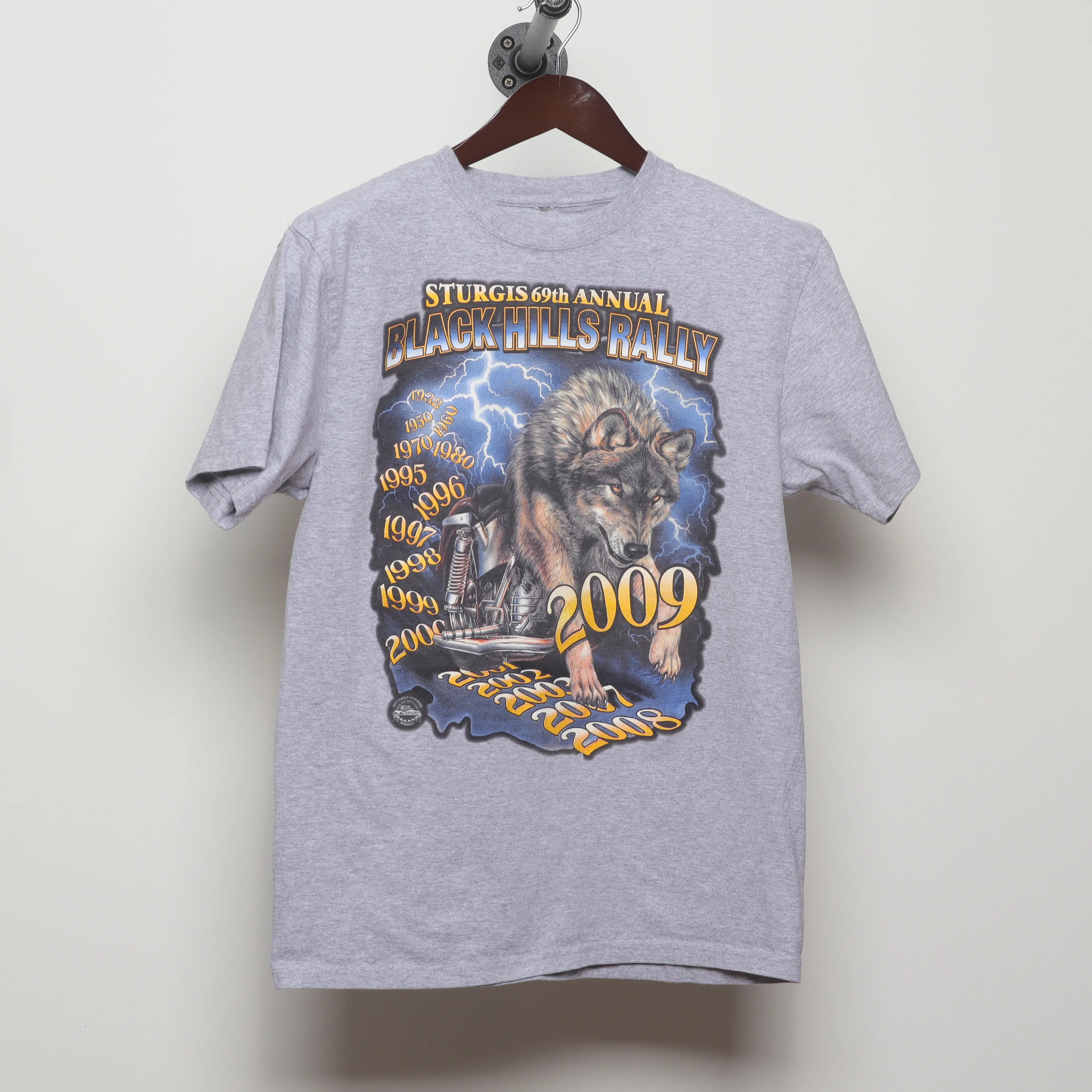 Front view of Vintage 2000s Sturgis Wolf Biker Rally T-Shirt M