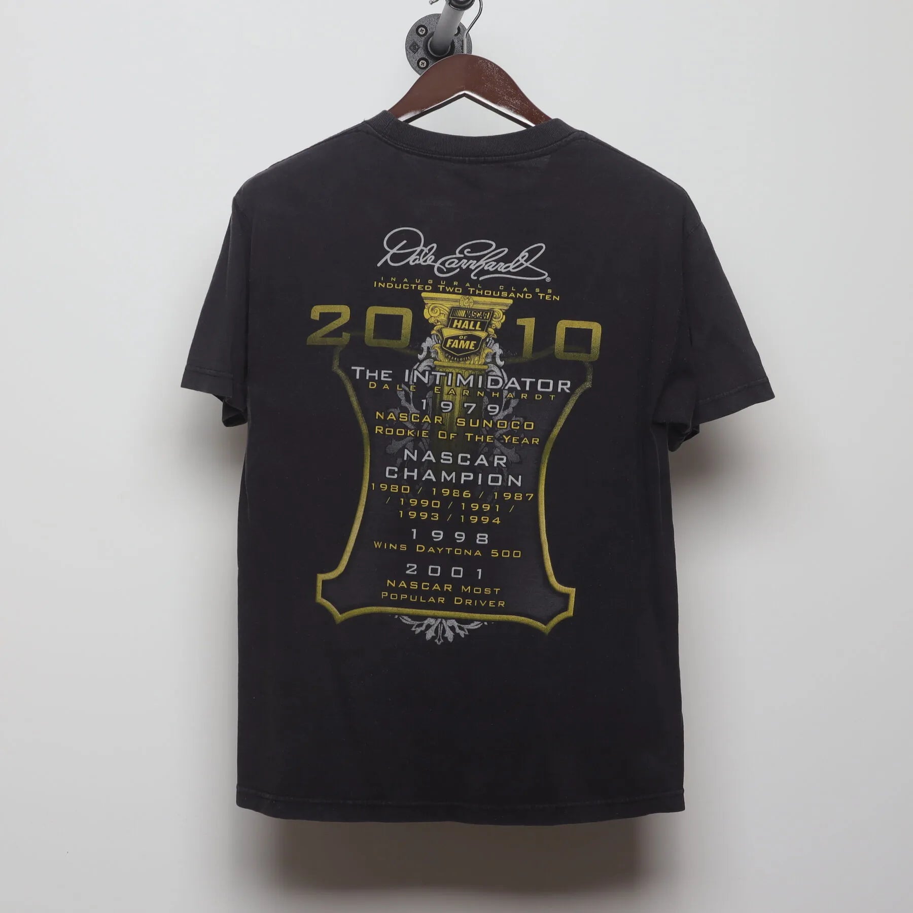 Back view of Vintage 2000s Dale Earnhardt "NASCAR Hall of Fame Inaugural Class" T-Shirt - M