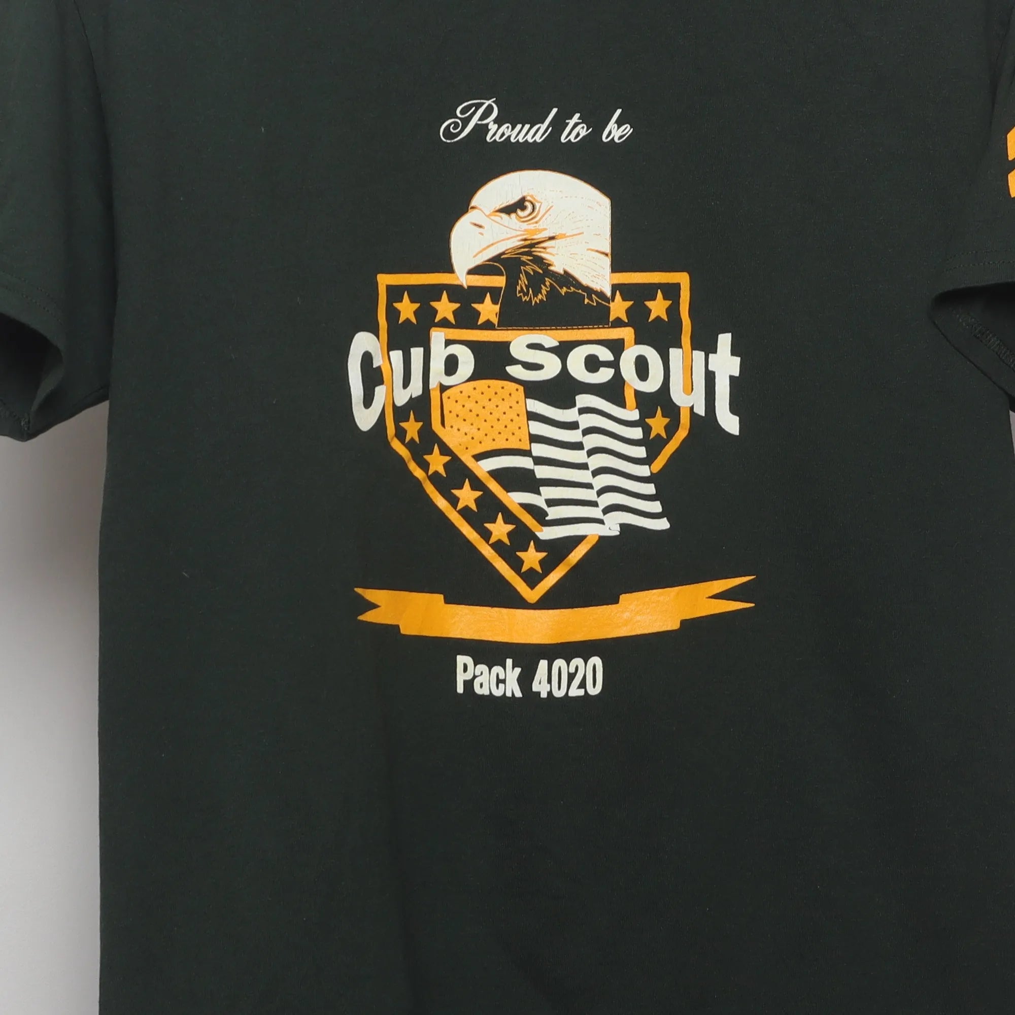 Close-up of the main graphic on the Vintage 2010s Cub Scout Pack 4020 Graphic T-Shirt L