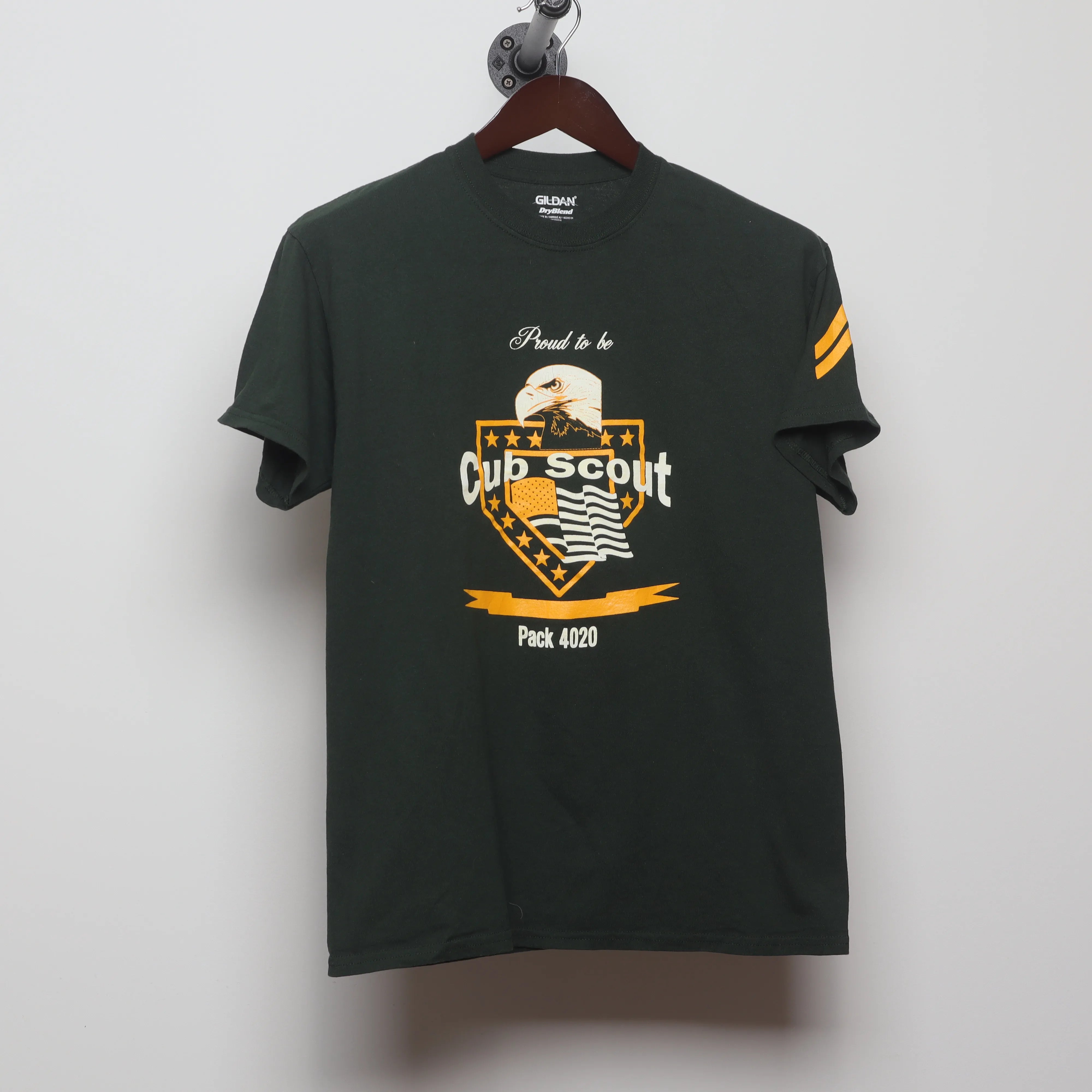 Front view of Vintage 2010s Cub Scout Pack 4020 Graphic T-Shirt L