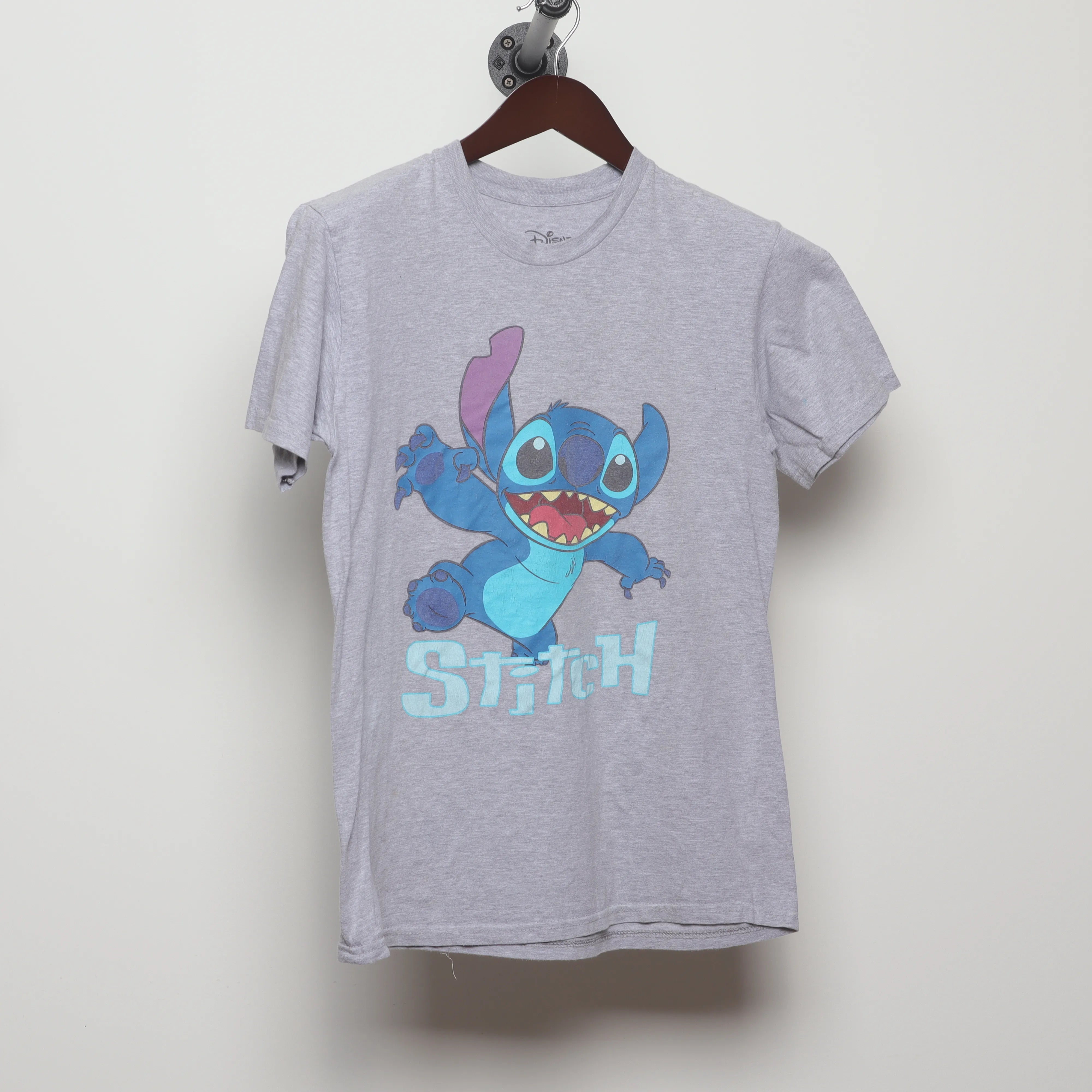 Front view of Vintage 2010s Disney Stitch Graphic T-Shirt S