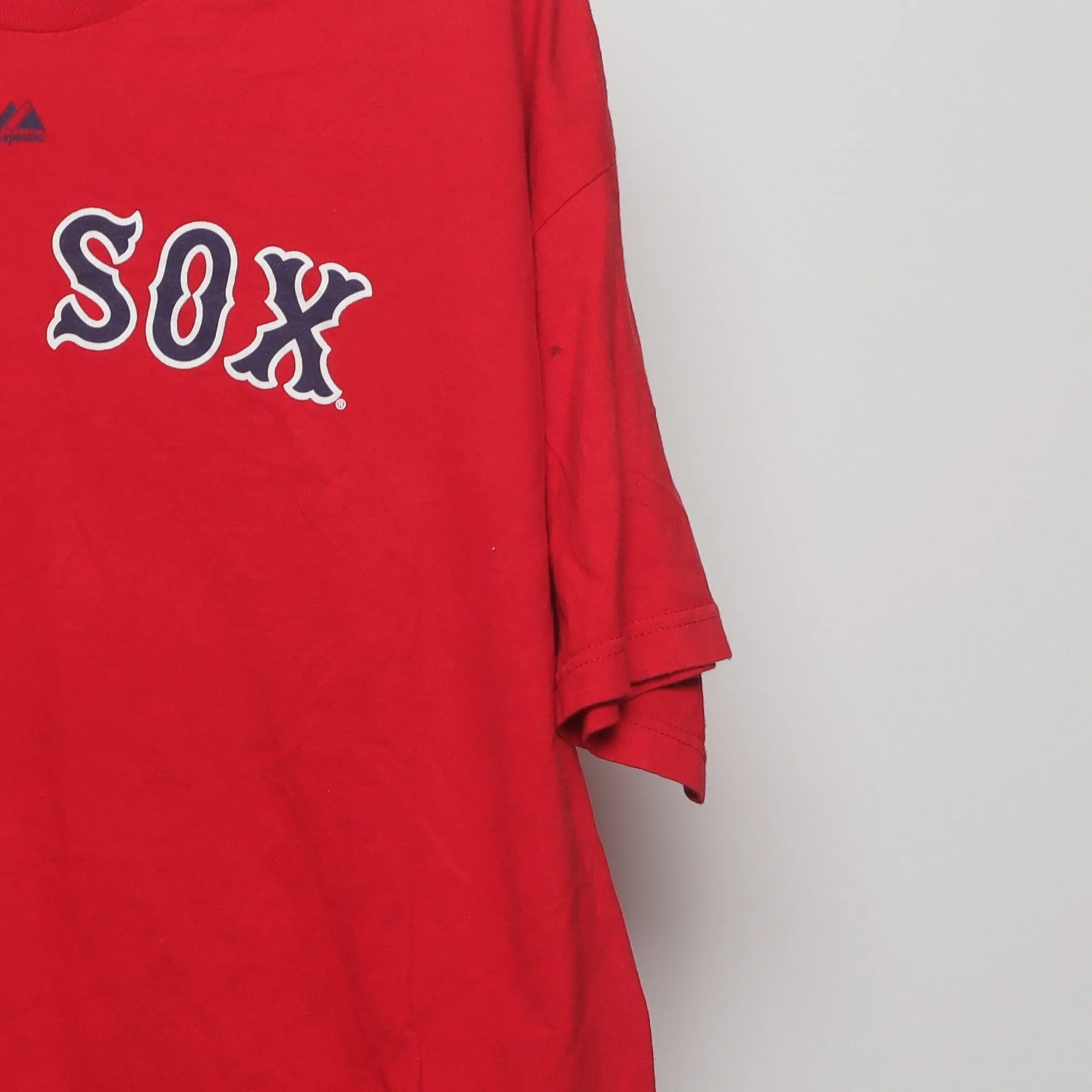 Close-up of the sleeve on the Vintage 2010s Red Sox Gonzalez MLB T-Shirt XL