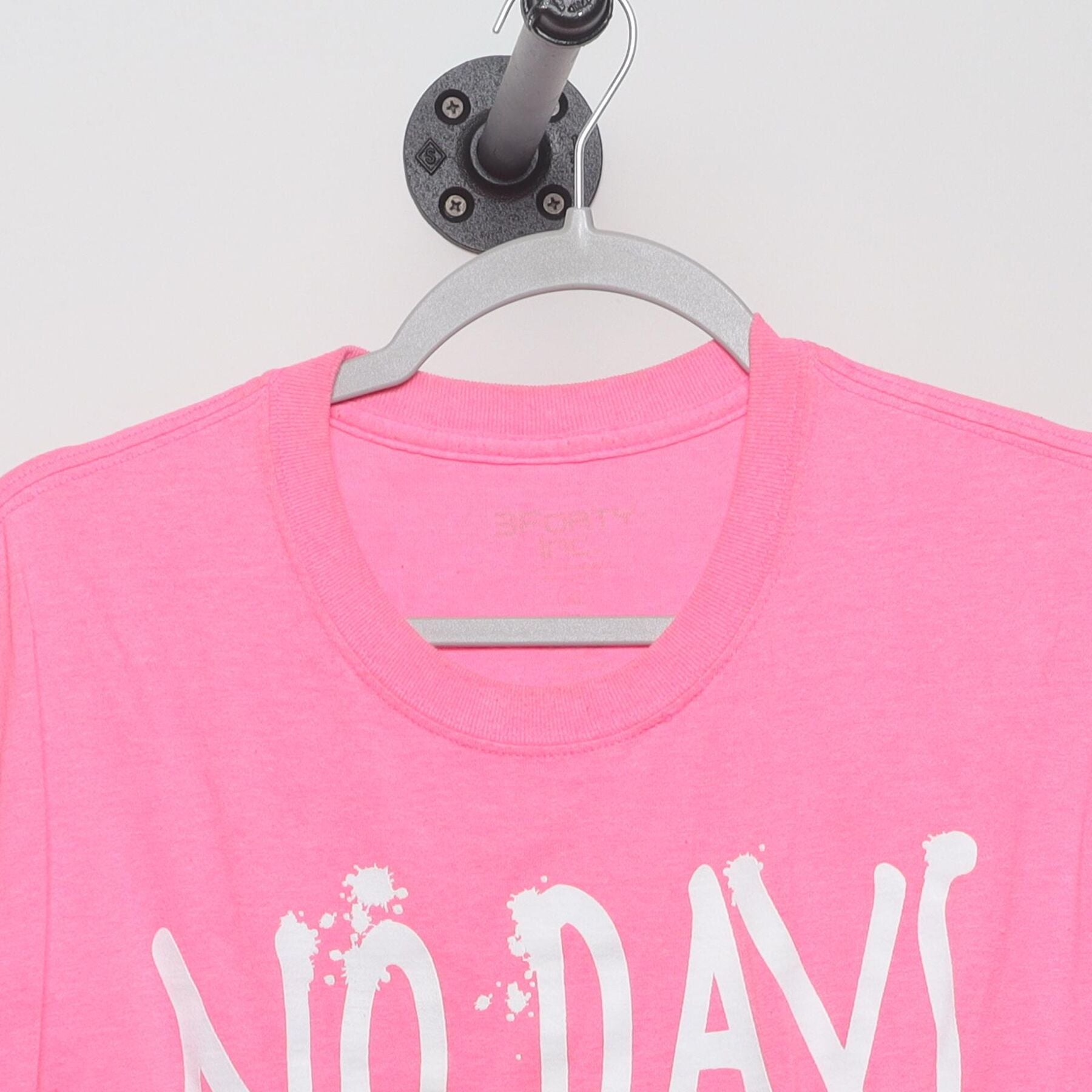 Close-up of the collar and tag on the Vintage 2010s Savage Bear "No Days Off" T-Shirt - L
