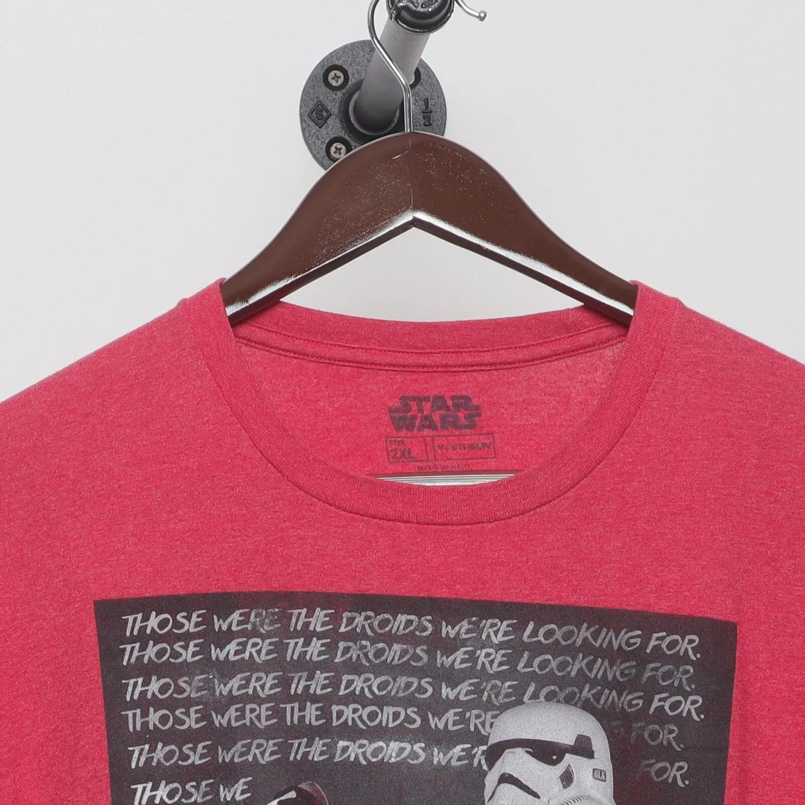 Close-up of the collar and tag on the Vintage 2010s Star Wars "These Were The Droids" T-Shirt - XXL