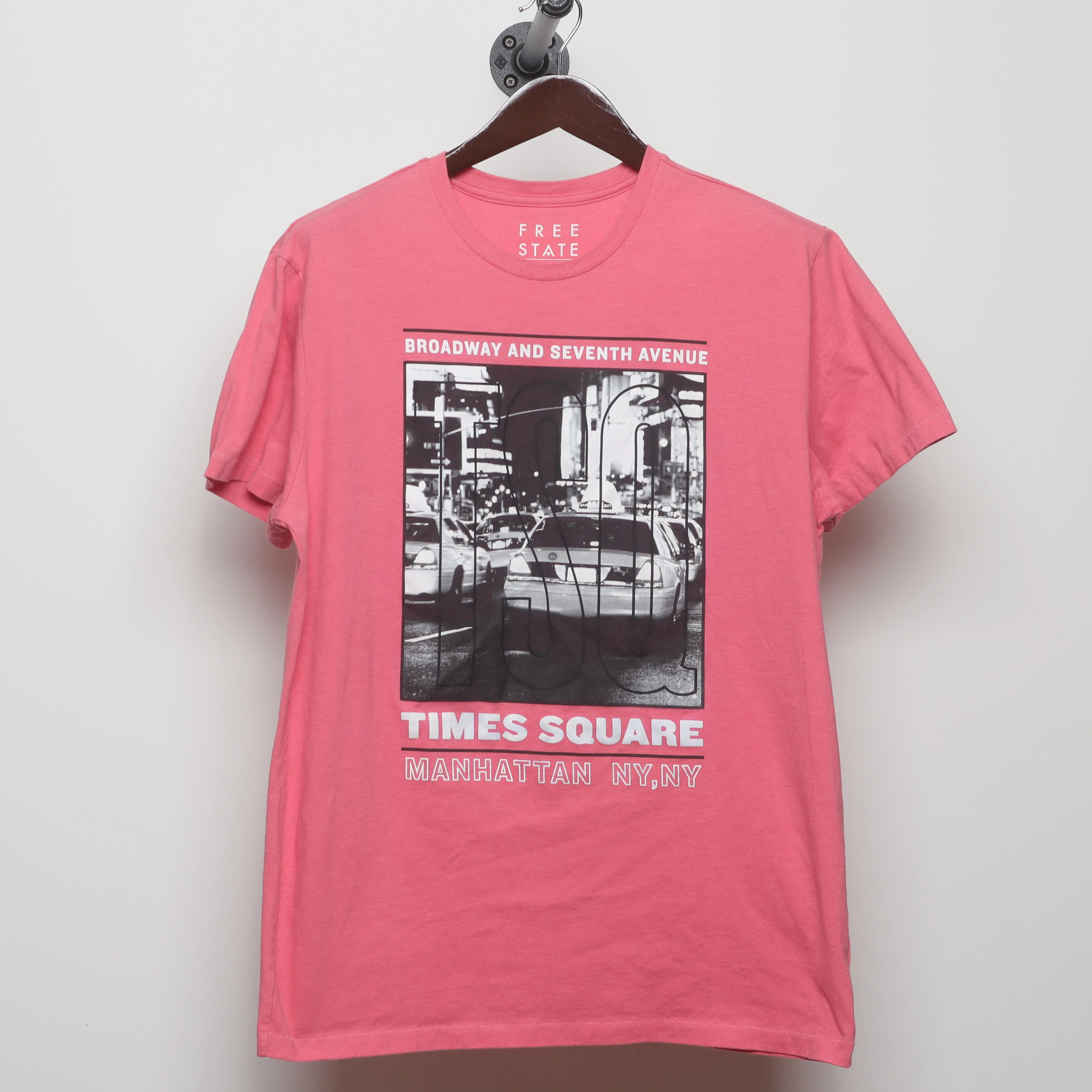 Front view of Vintage 2010s Times Square NYC Photo Graphic Tee L