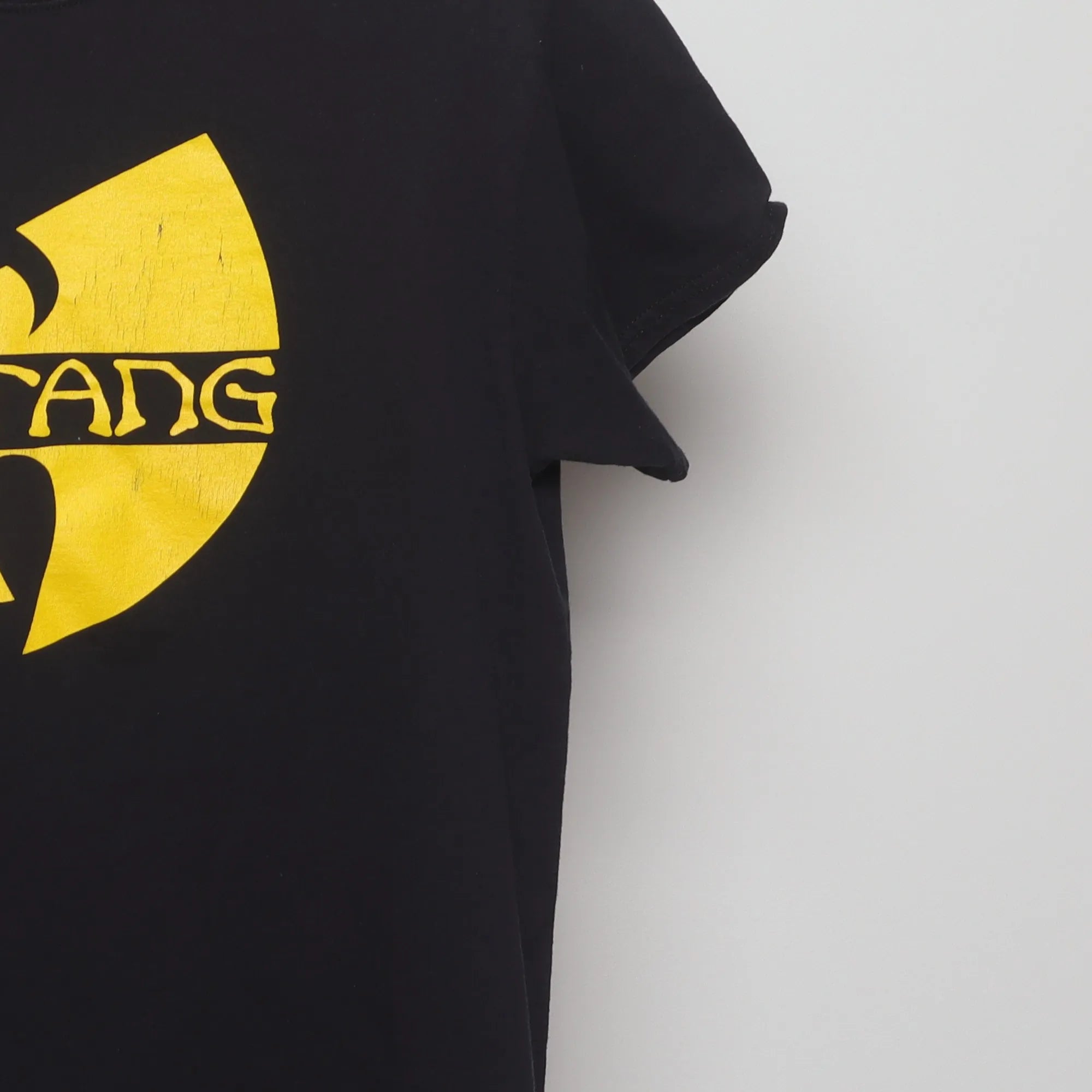 Close-up of the sleeve on the Vintage 2010s Wu-Tang Clan Classic Logo T-Shirt M