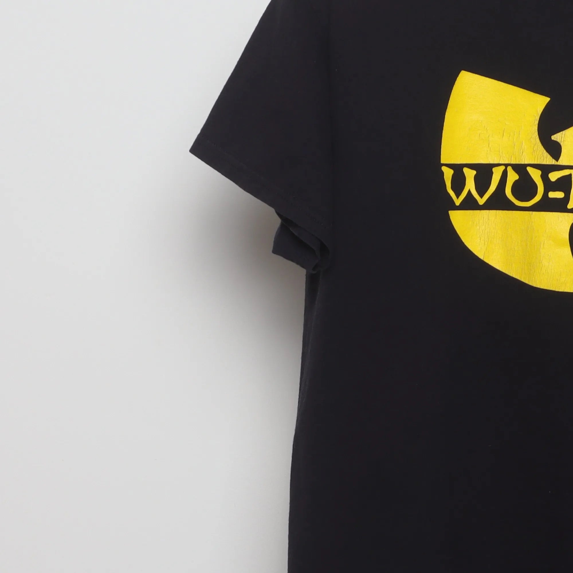 Close-up of the sleeve on the Vintage 2010s Wu-Tang Clan Logo T-Shirt L