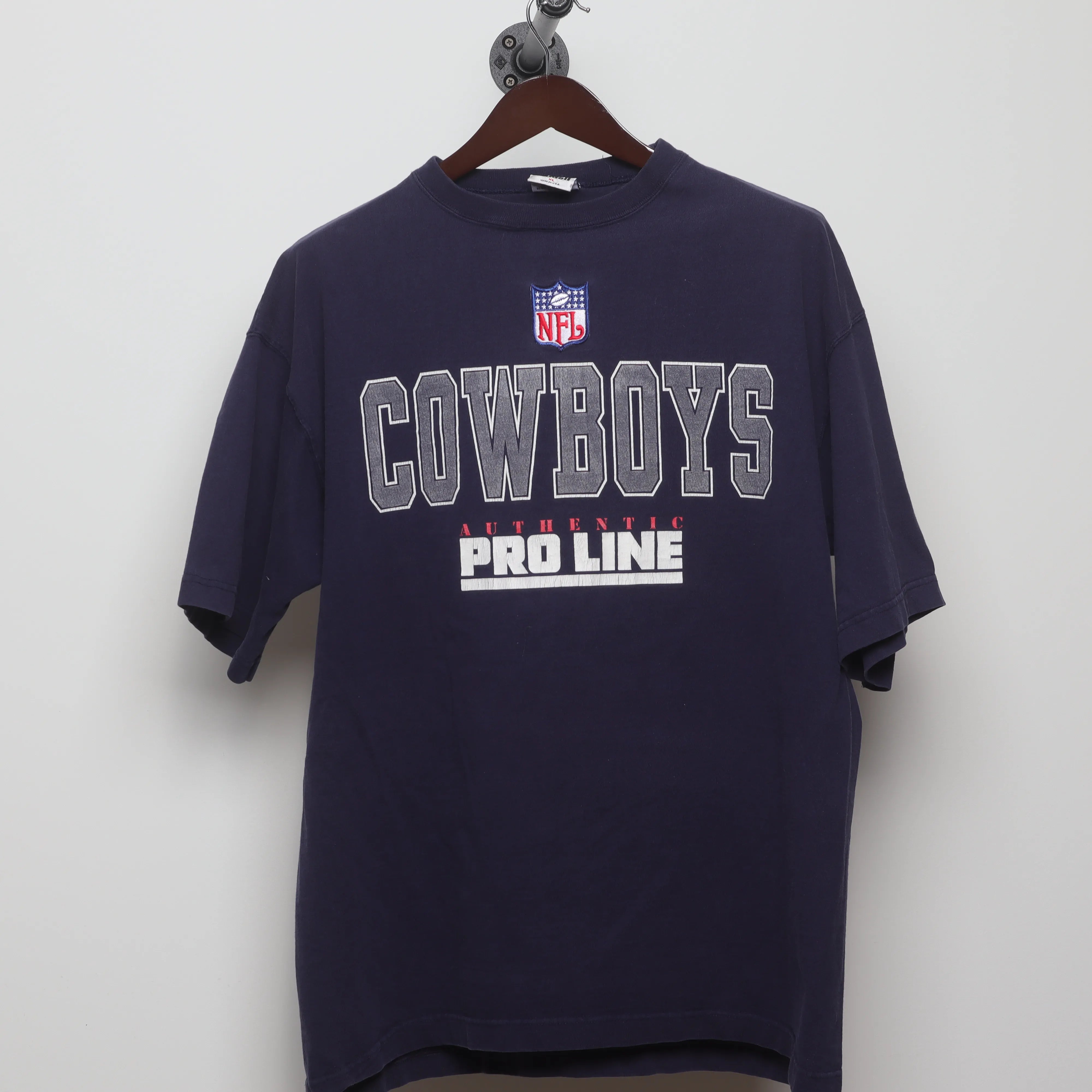 Front view of Vintage 90s Cowboys NFL Pro Line Graphic T-Shirt XL
