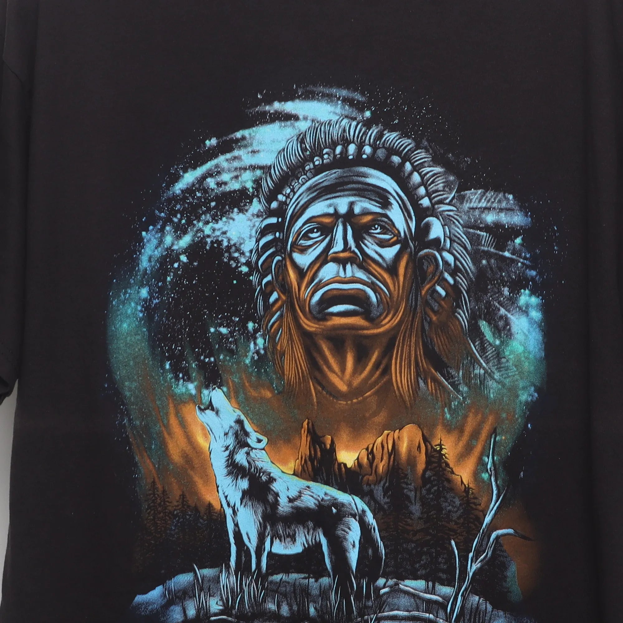 Close-up of the main graphic on the Vintage 90s Howling Wolf Native Chief Graphic T-Shirt L