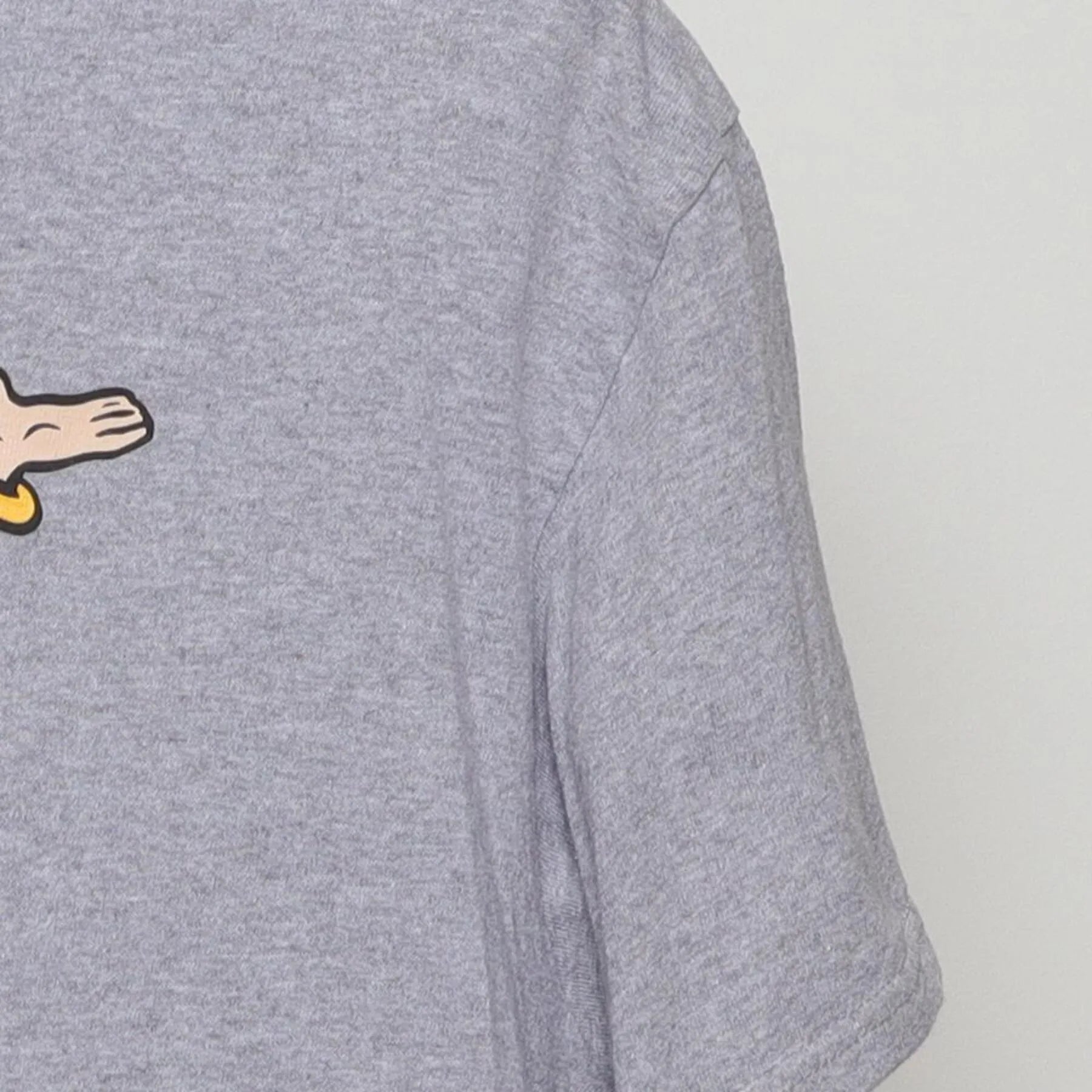 Close-up of the Right sleeve on the Vintage Y2K Betty Boop "Classic Pose" T-Shirt - M