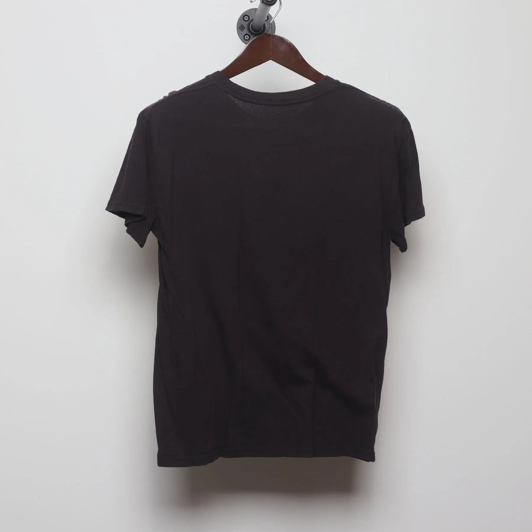 Back view of Vintage Y2K Def Leppard "Leopard Graphic" T-Shirt - S