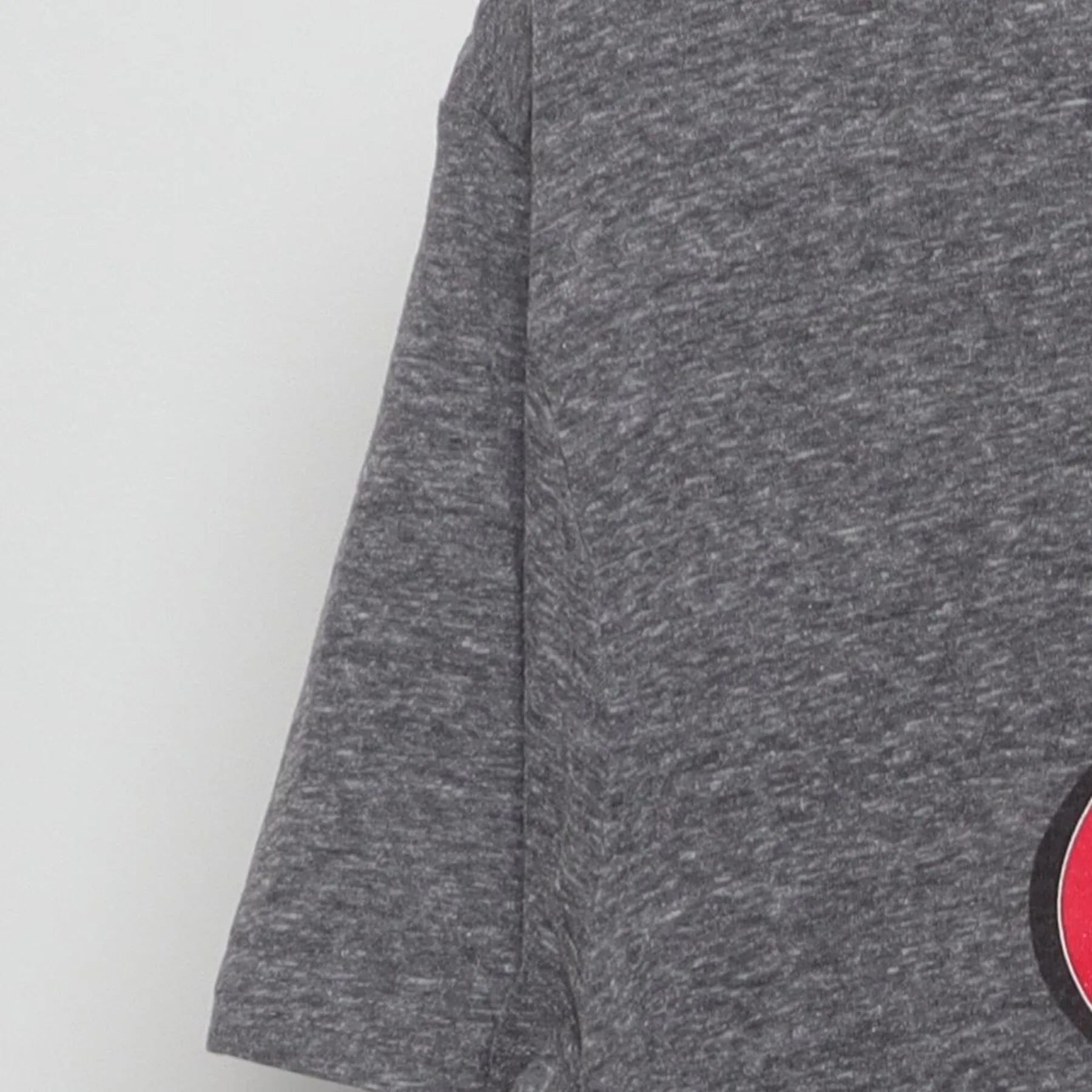 Close-up of the Left sleeve on the Vintage Y2K Genesee Beer "Classic Logo" T-Shirt - L