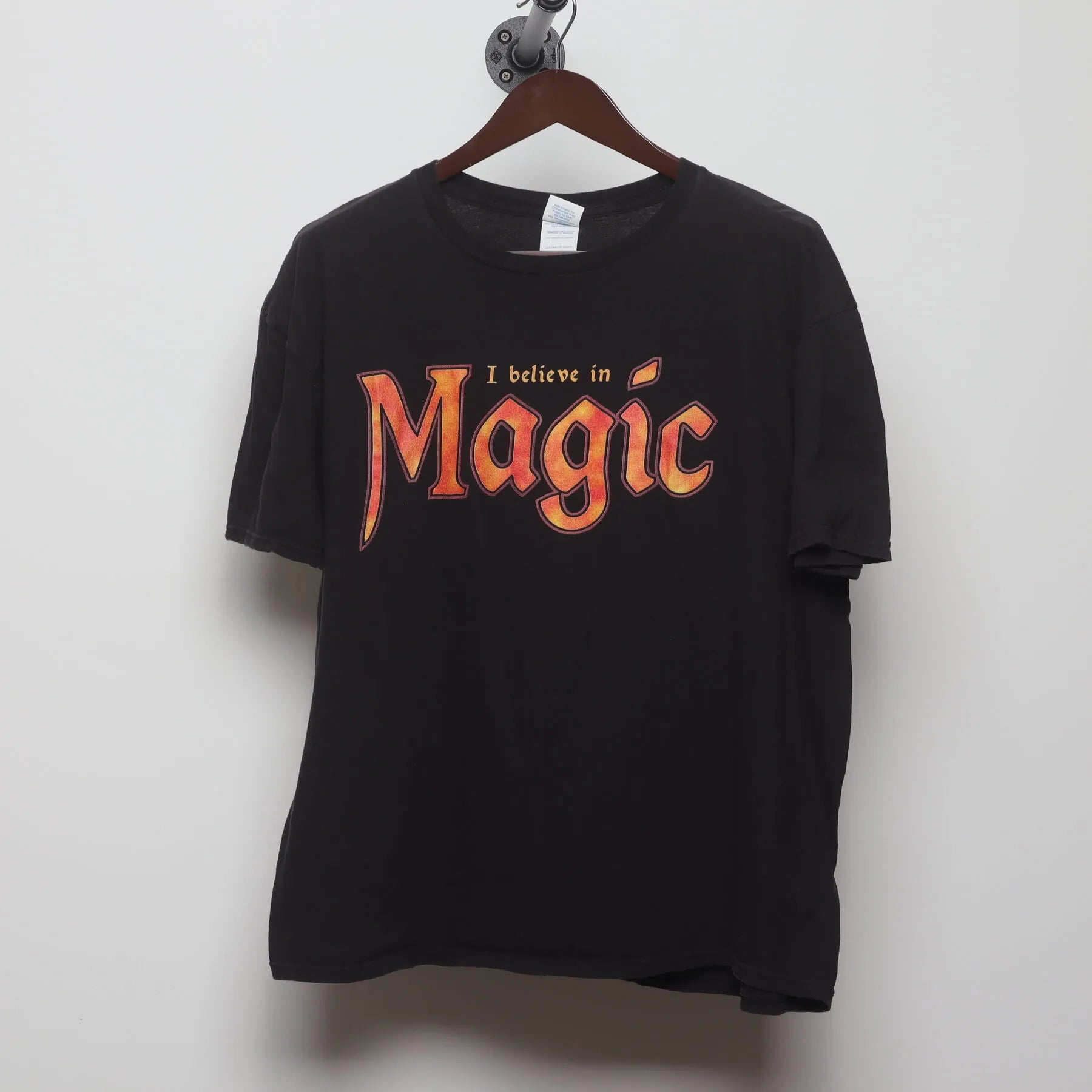 Front view of Vintage Y2K Magic: The Gathering "I believe in Magic" T-Shirt - XL