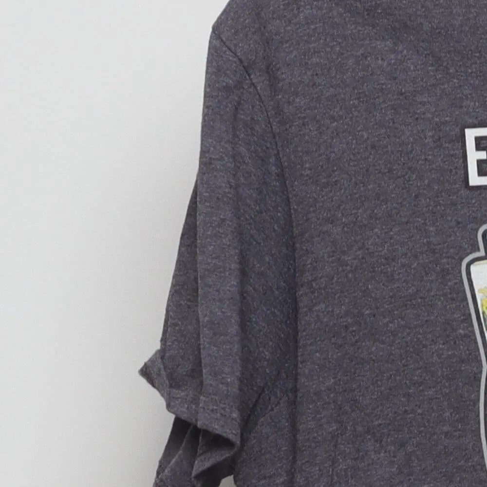 Close-up of the sleeve on the Vintage Modern Bob Ross "Make Them Birds" T-Shirt - M