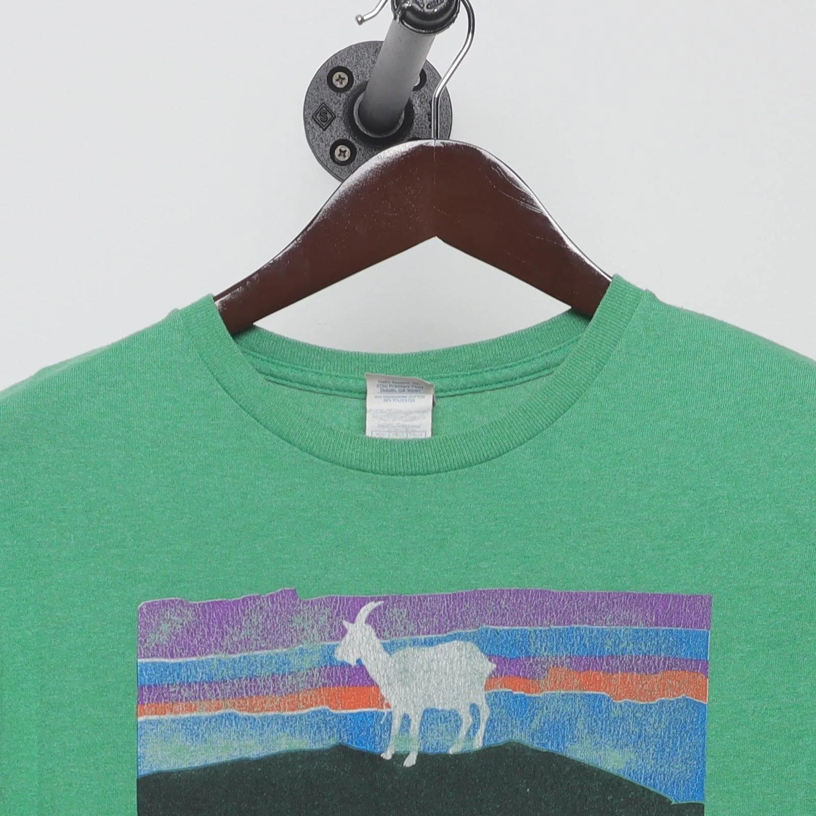 Close-up of the collar and tag on the Vintage Modern Goats on the Roof "Smoky Mountains Attraction" T-Shirt - M