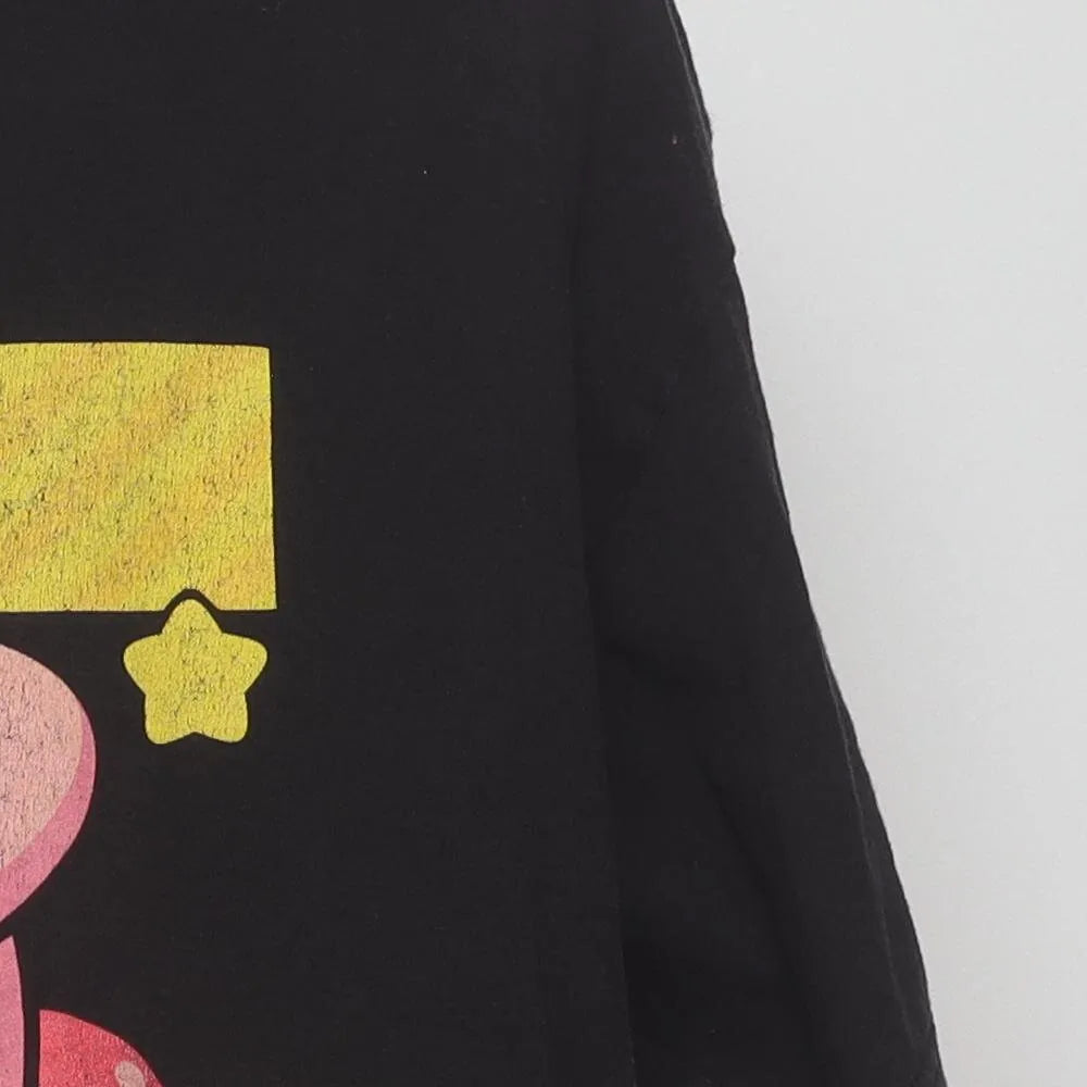 Close-up of the sleeve on the Vintage Modern Nintendo "Kirby Warp Star" T-Shirt - L