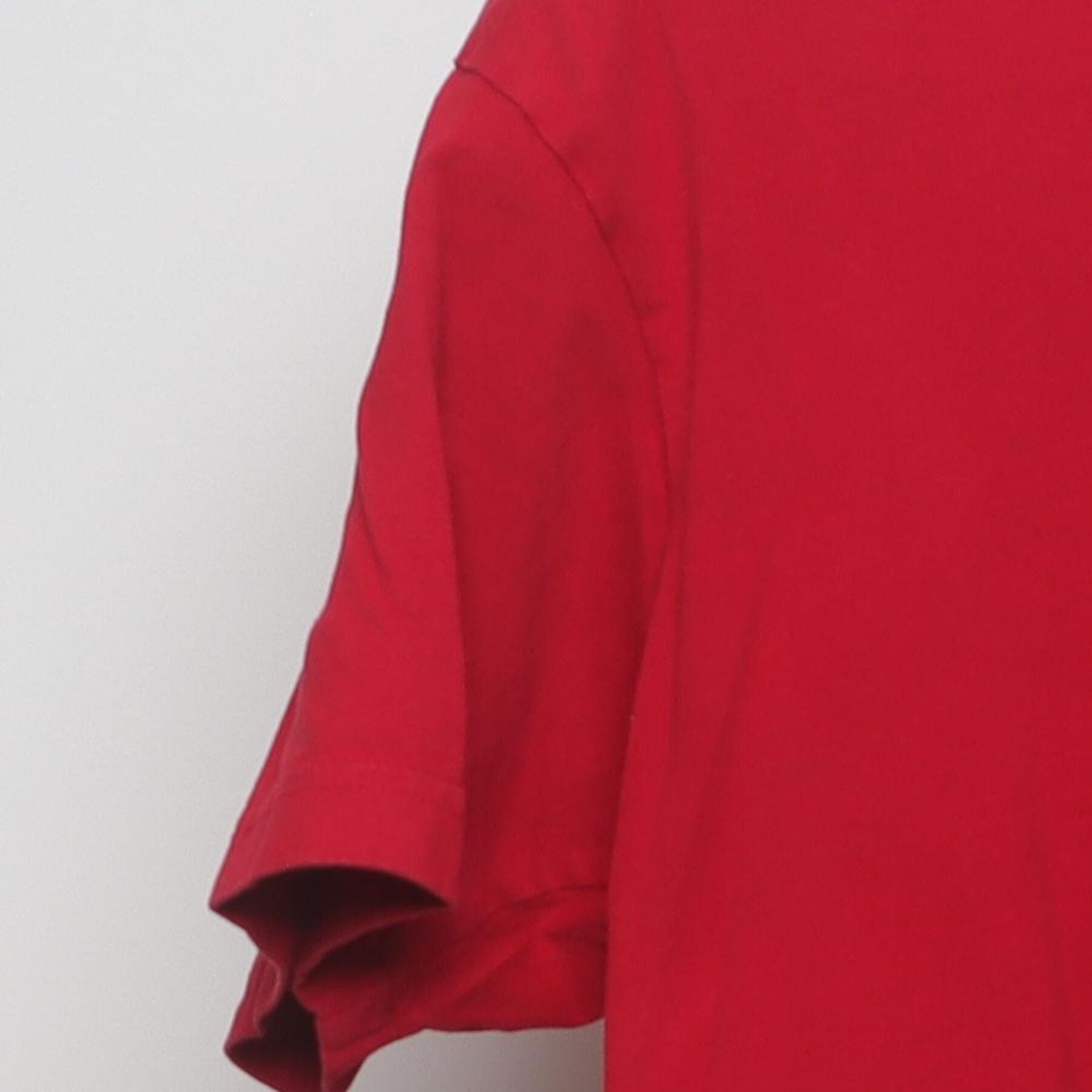 Close-up of the single stitch sleeve on the Vintage Modern Salty Crew "Thrill Seekers & Risk Takers" T-Shirt - S