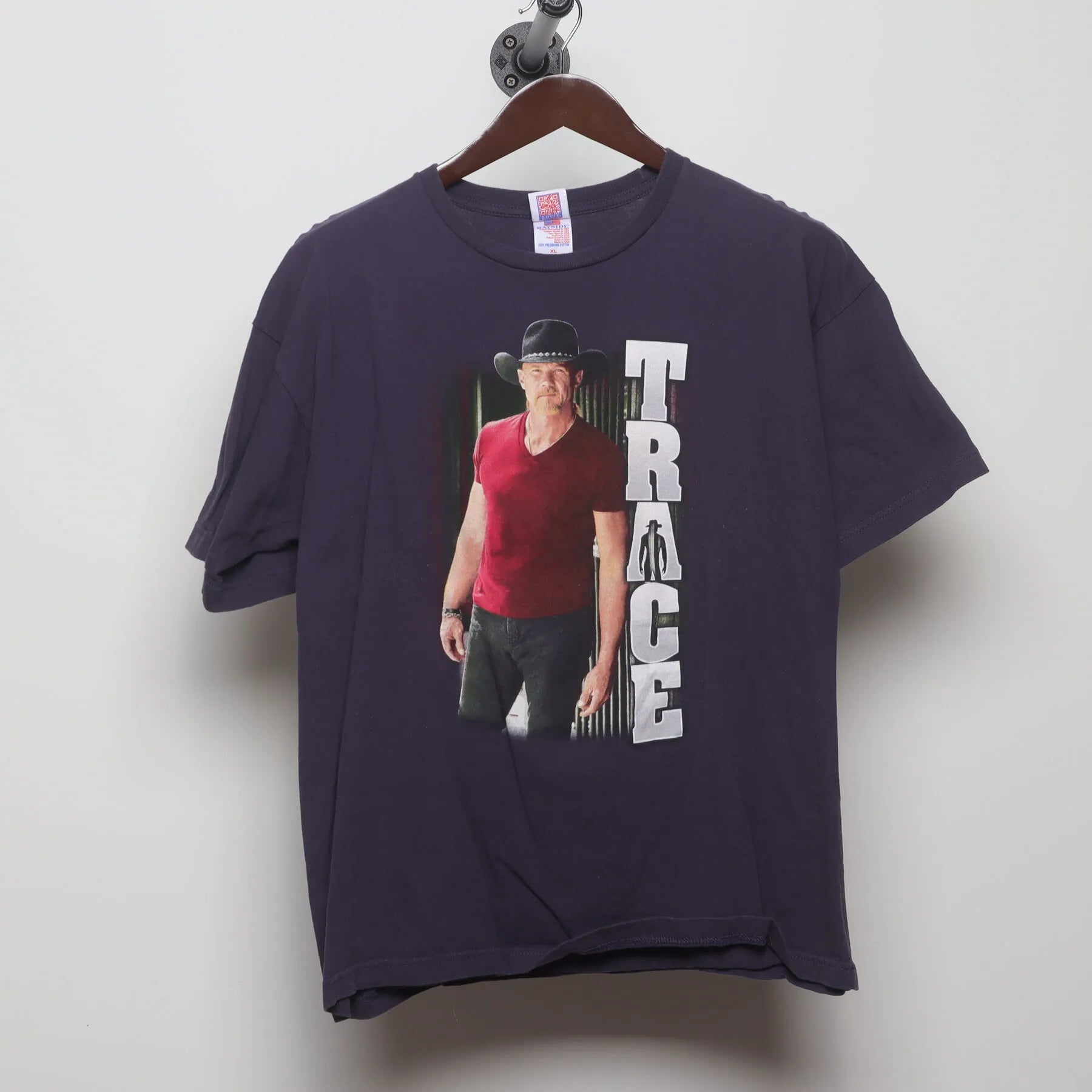 Front view of Vintage Modern Trace Adkins "Tour 2016" T-Shirt - L