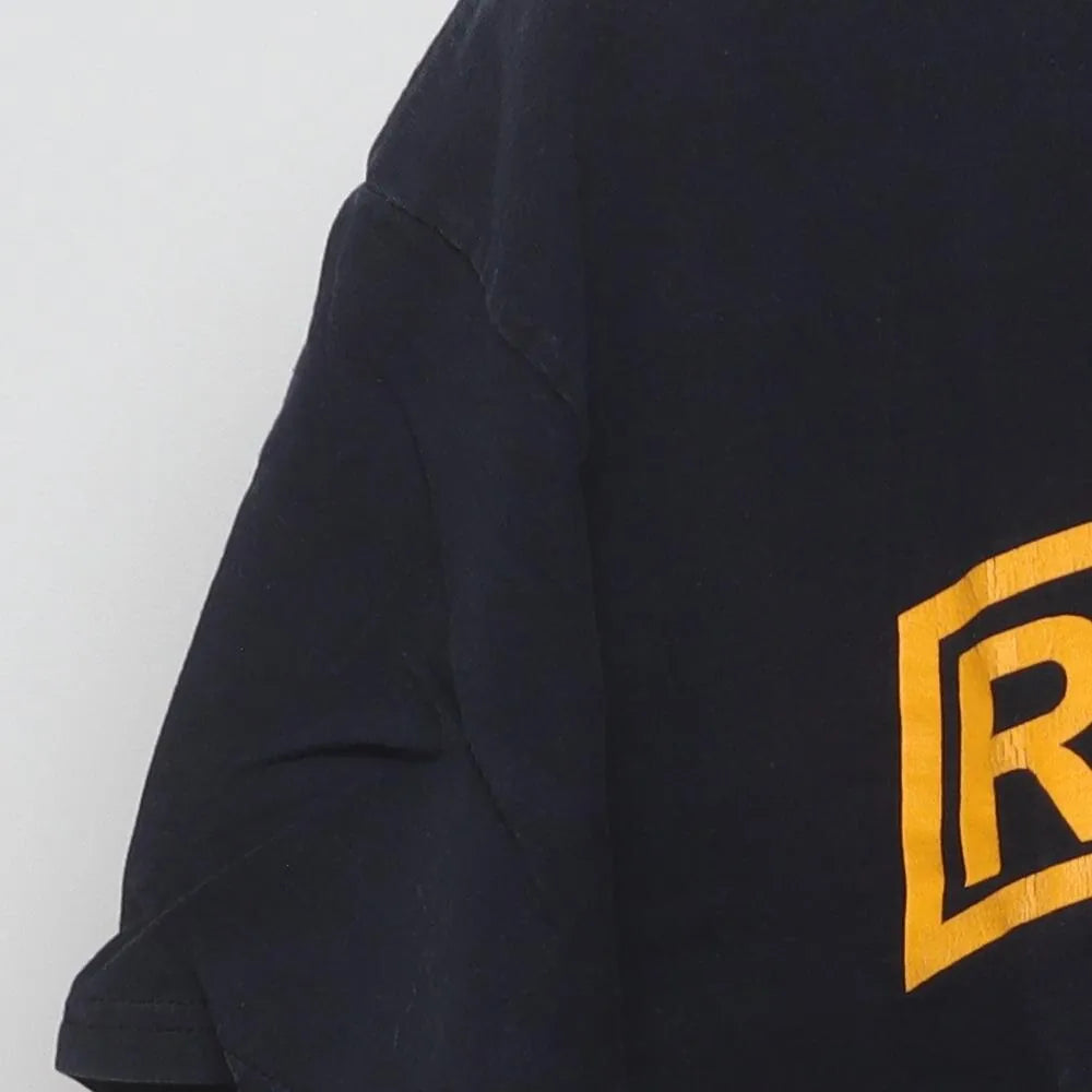 Close-up of the sleeve on the Vintage Modern US Army Ranger "Ranger Tab" T-Shirt - XL