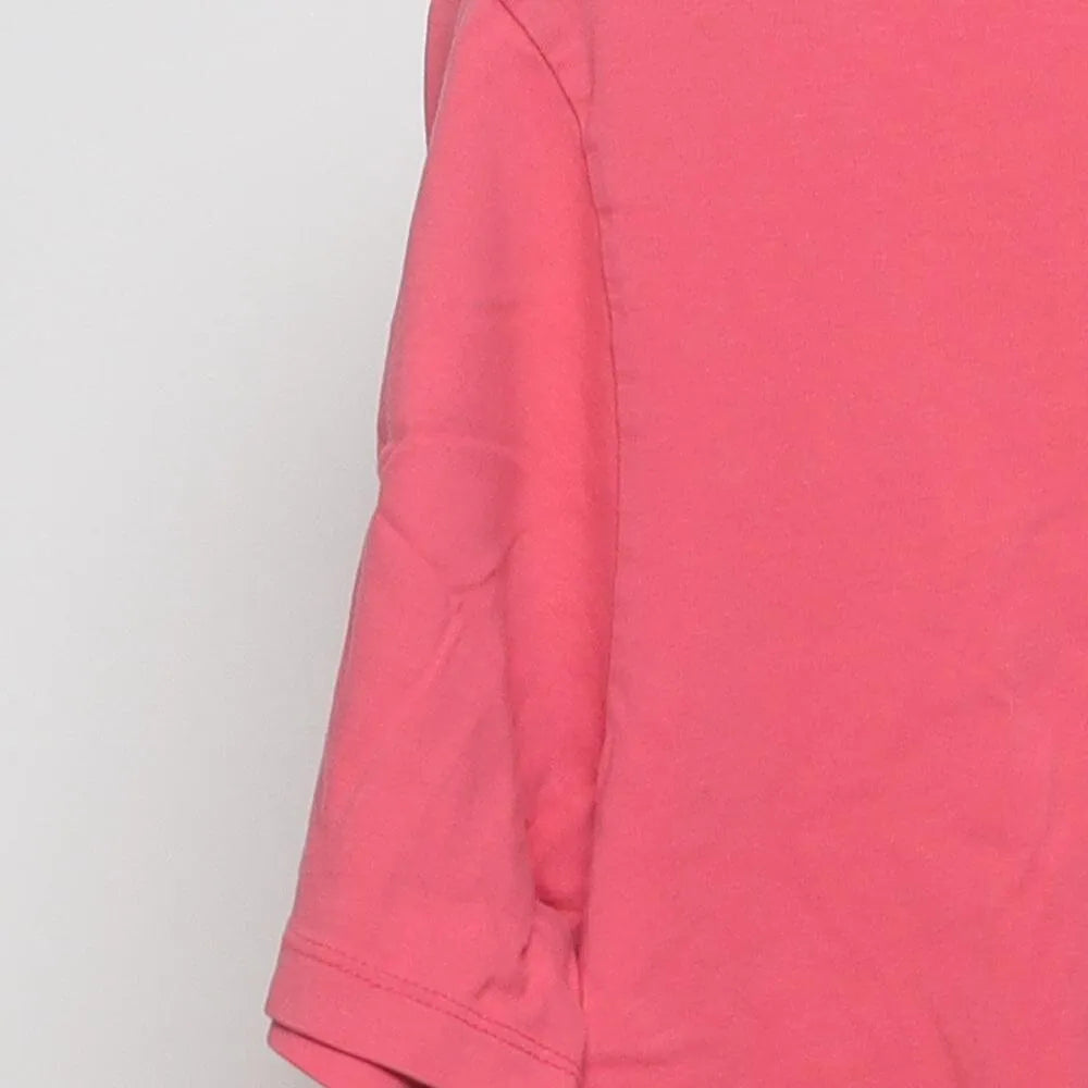 Close-up of the sleeve on the Vintage Modern Vineyard Vines "Wave Logo" T-Shirt - M