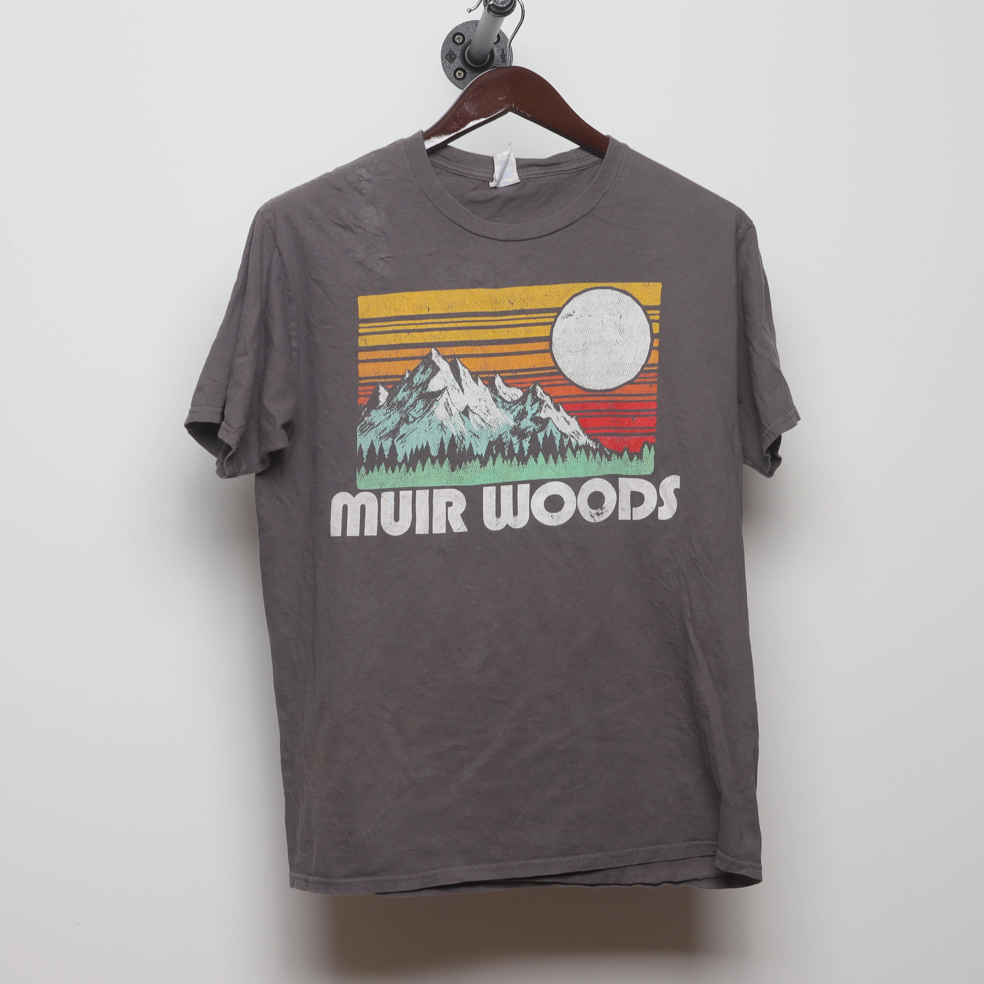 Front view of Vintage Muir Woods Retro Sunset Graphic T-Shirt L