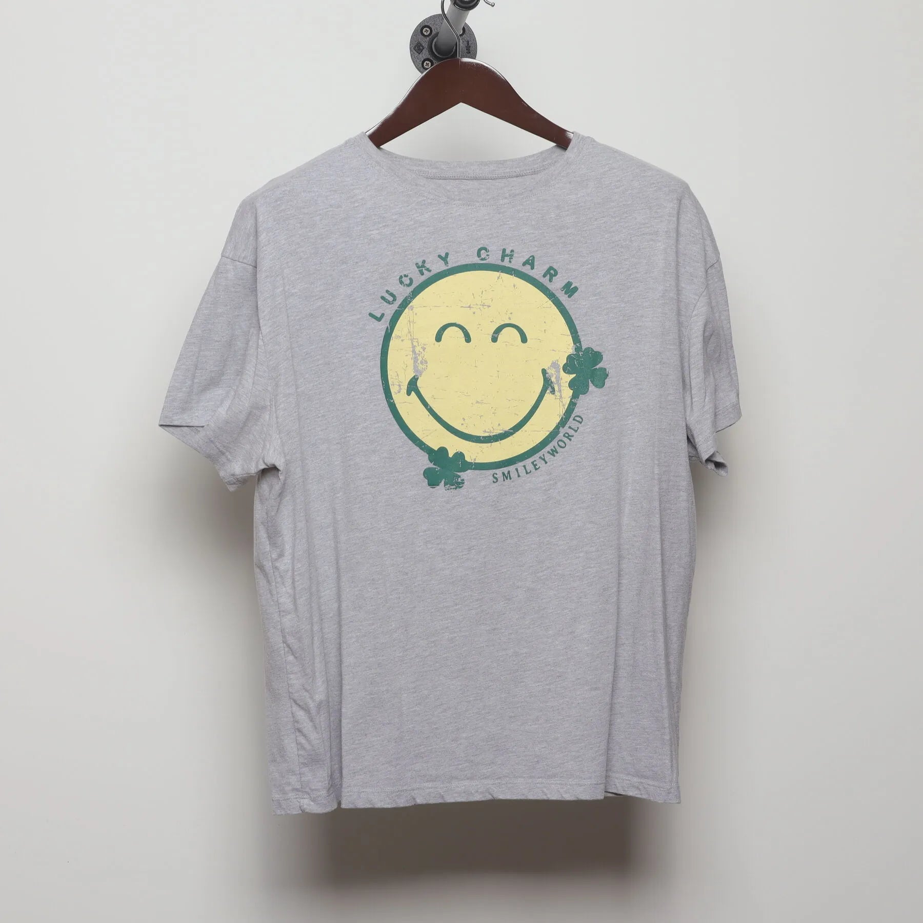 Front view of Vintage Y2K Smileyworld "Lucky Charm" T-Shirt - L