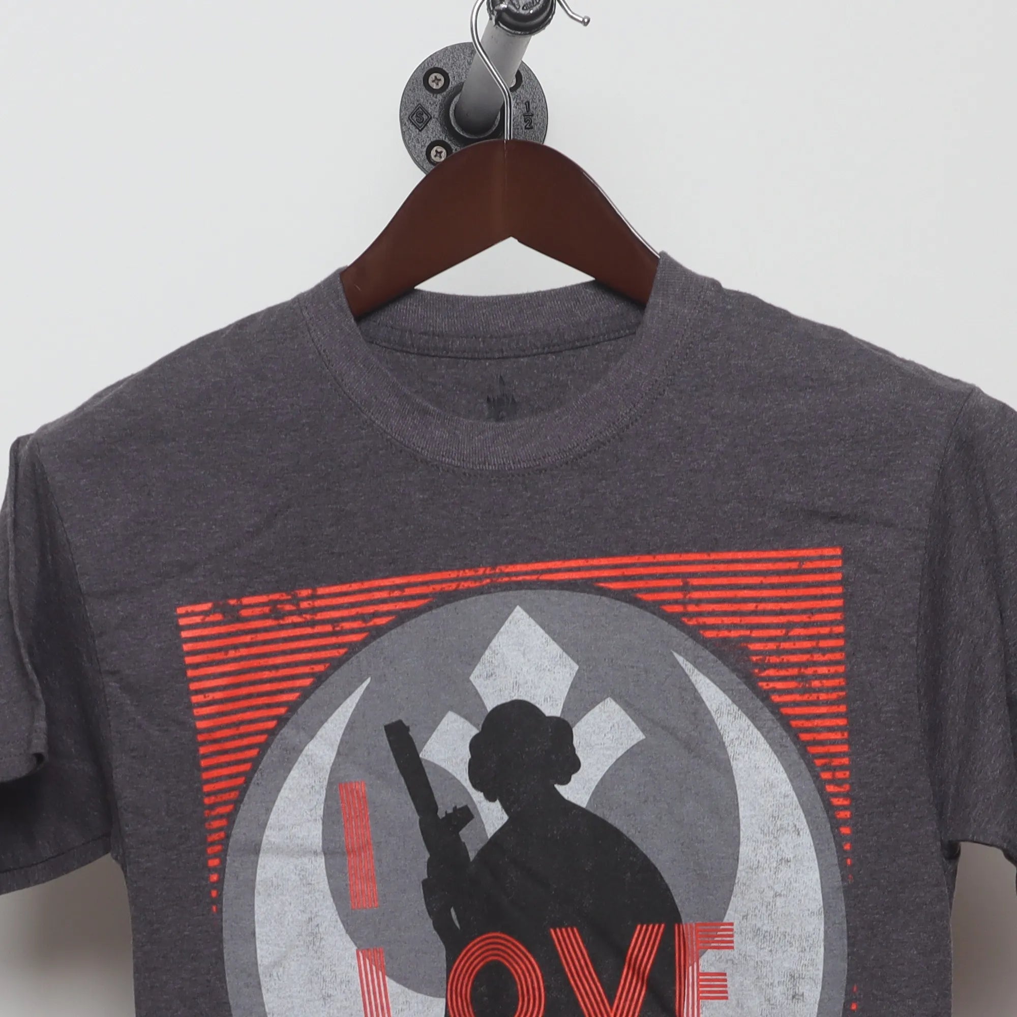 Close-up of the collar and tag on the Vintage Star Wars Princess Leia Graphic T-Shirt S