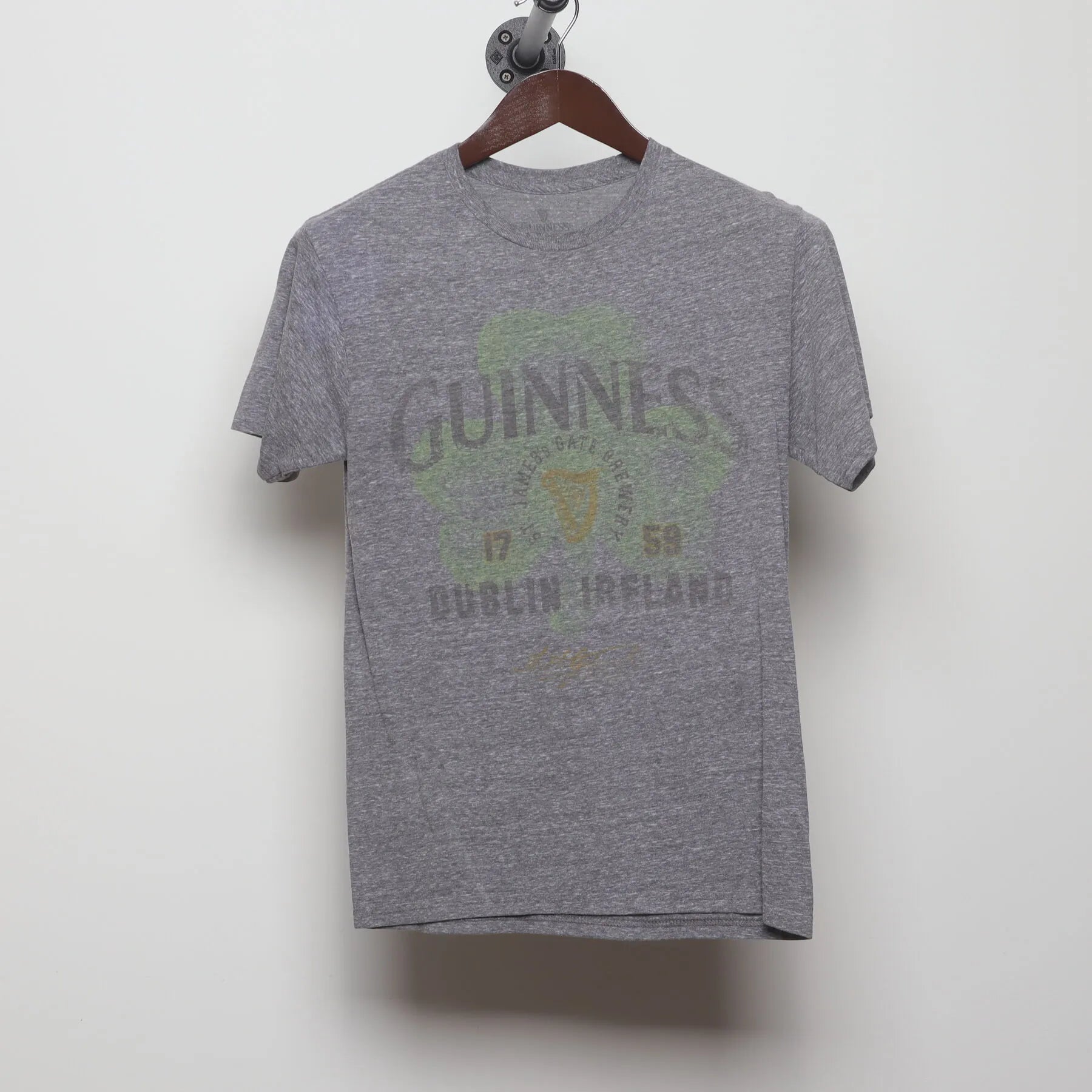 Front view of Vintage Y2K Guinness "Dublin Ireland Shamrock" T-Shirt - S