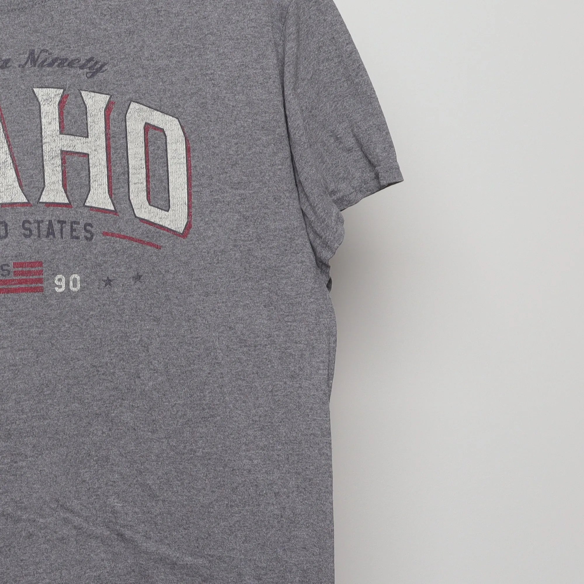 Close-up of the sleeve on the Vintage Style Idaho Retro Graphic T-Shirt M