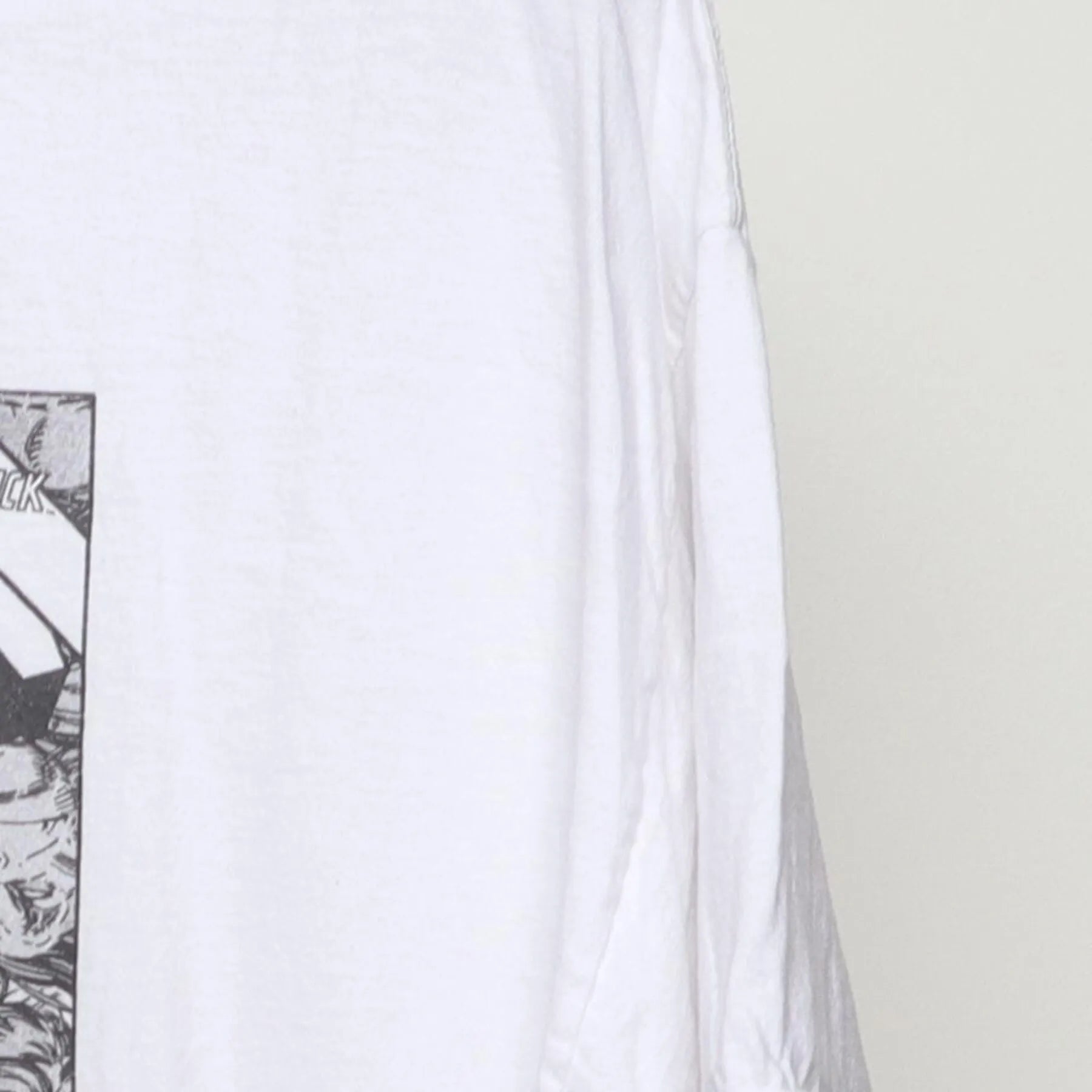 Close-up of the Right sleeve on the Vintage 1980s Marvel Comics "X-Men #133 Comic Cover" T-Shirt - L