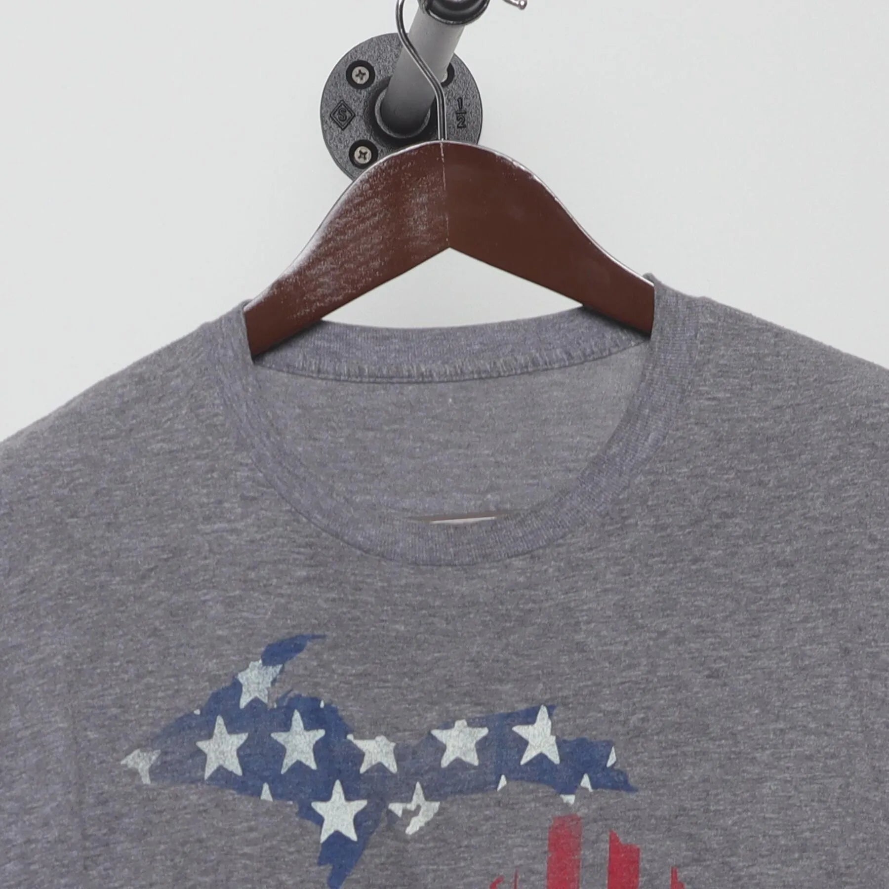 Close-up of the collar and tag on the Vintage Y2K Michigan "This Is Home" T-Shirt - L