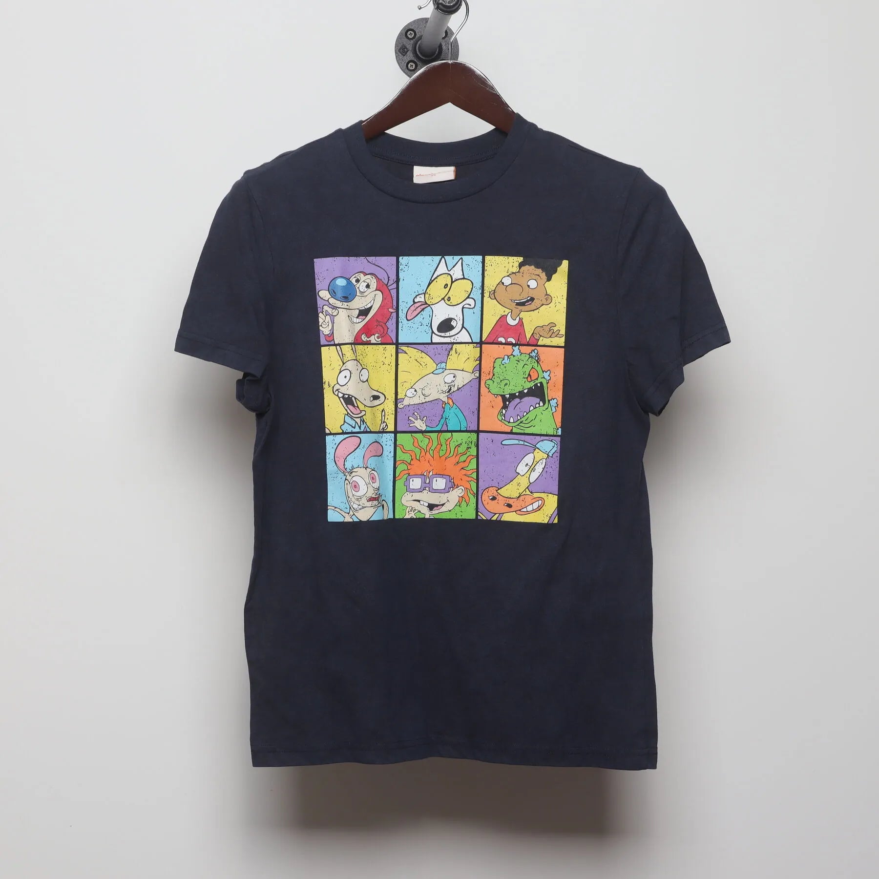 Front view of Vintage Y2K Nickelodeon "Nicktoons" T-Shirt - M