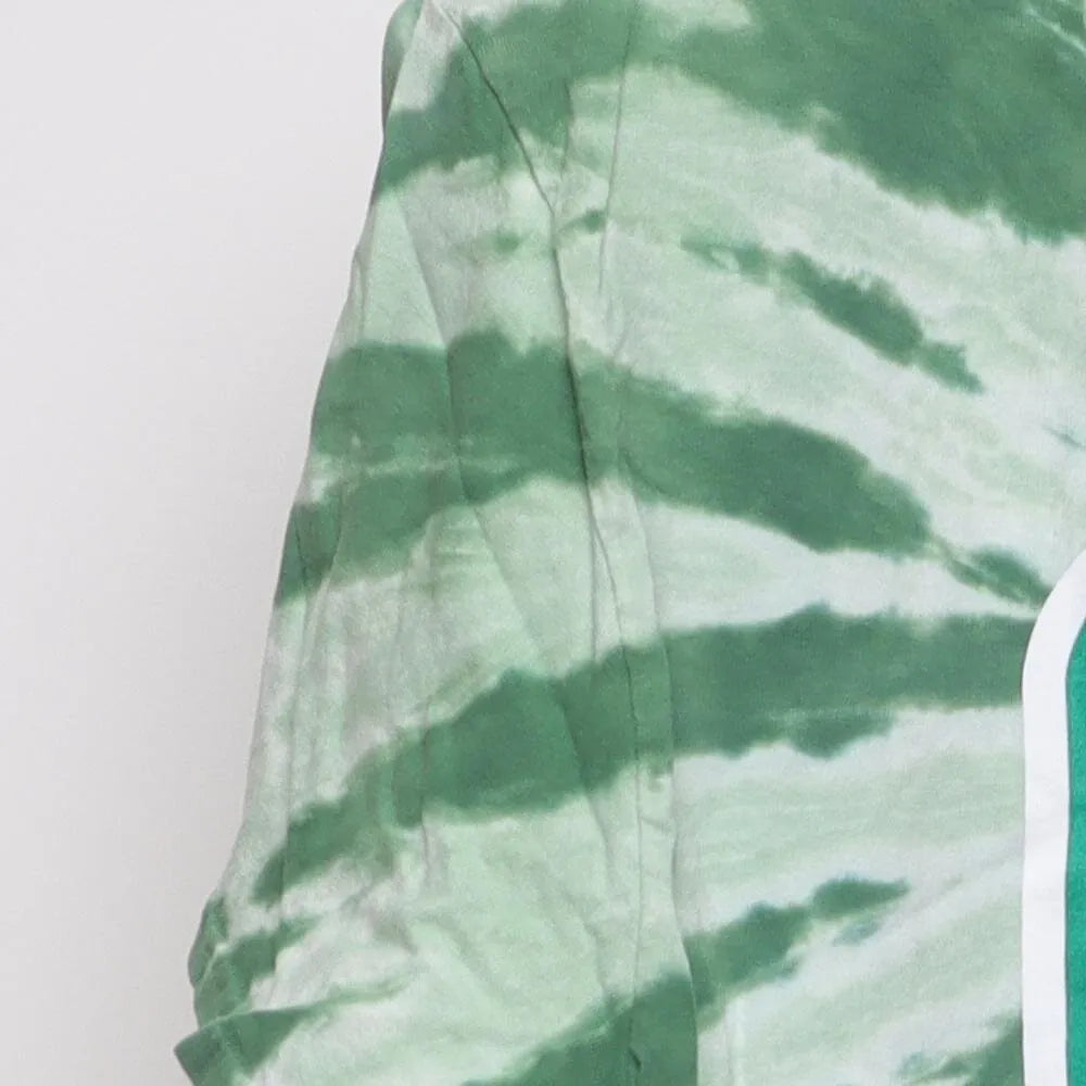 Close-up of the sleeve on the Vintage Y2K Ohio University "Bobcats Tie-Dye" T-Shirt - M