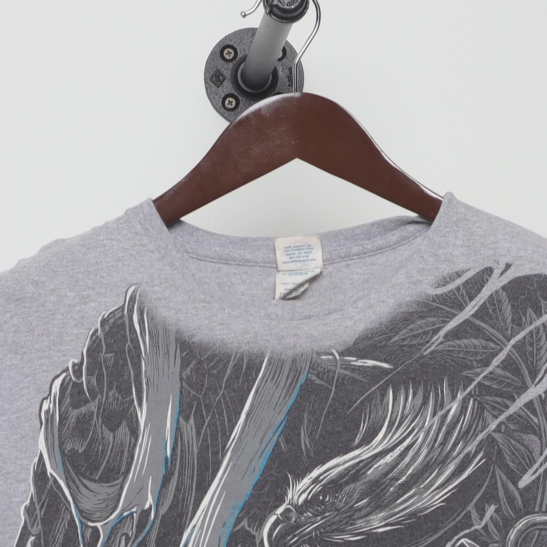 Close-up of the collar and tag on the Vintage Y2K Tool "Dragon Graphic" T-Shirt - M