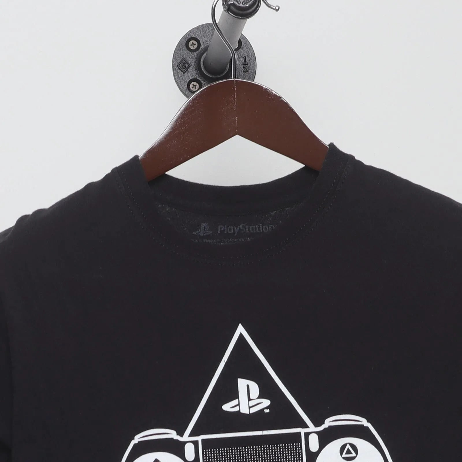 Collar and tag of Vintage Modern PlayStation "Japanese Controller Graphic" T-Shirt - XS