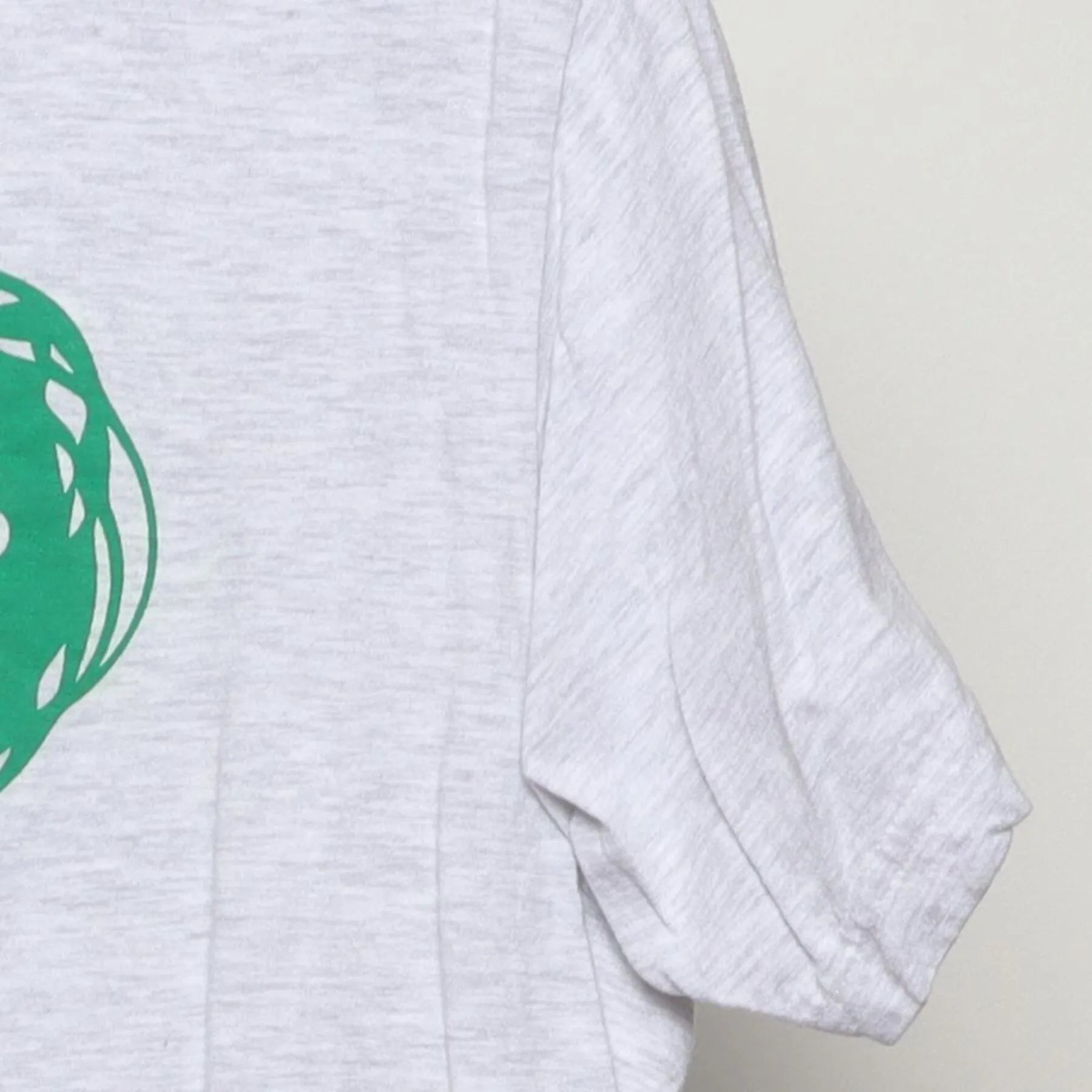Close-up of the Right sleeve on the Vintage Y2K Statue of Liberty "WTF, You Guys" T-Shirt - L
